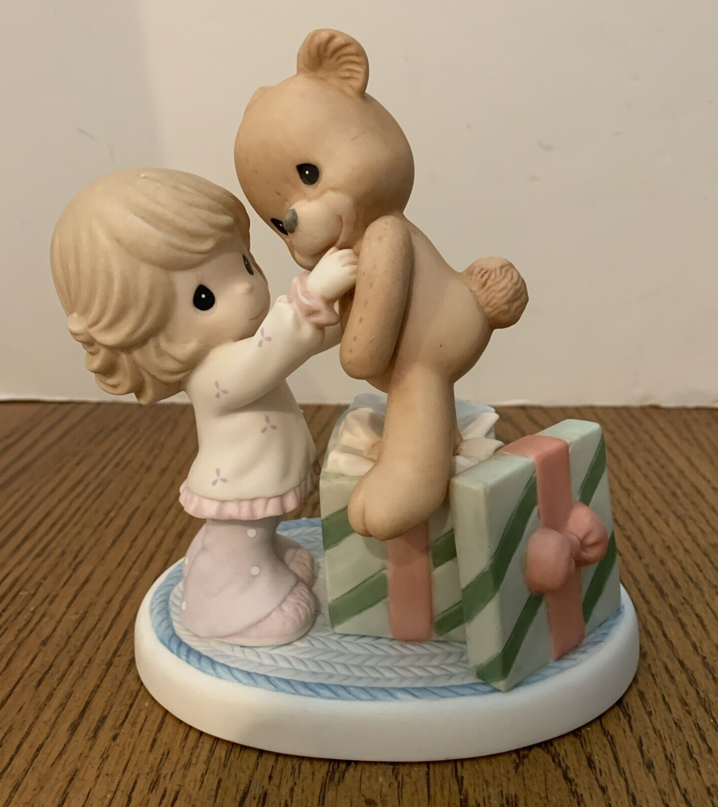 New Precious Moments Have A Beary Merry Christmas 141009 Porcelain Figurine 2013