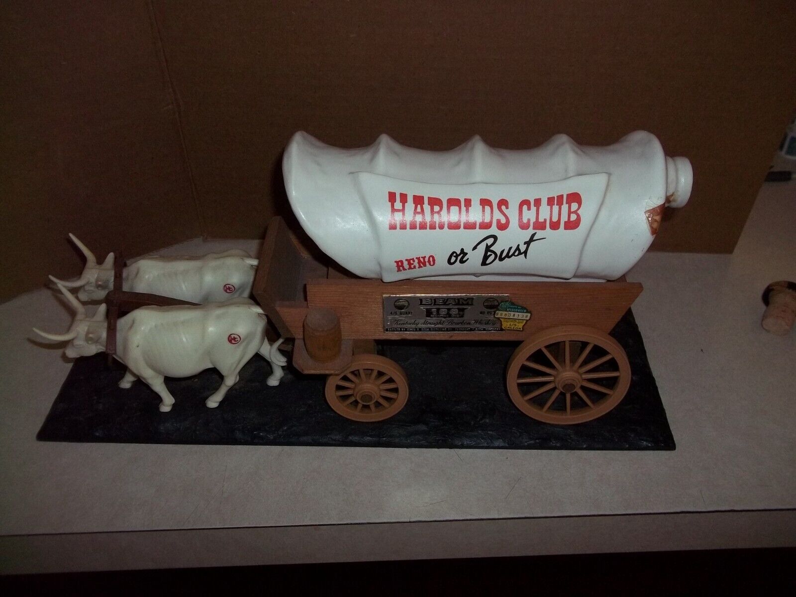 Vintage Jim Beam Harolds Club Reno Or Bust Conestoga Wagon Decanter With Oxen