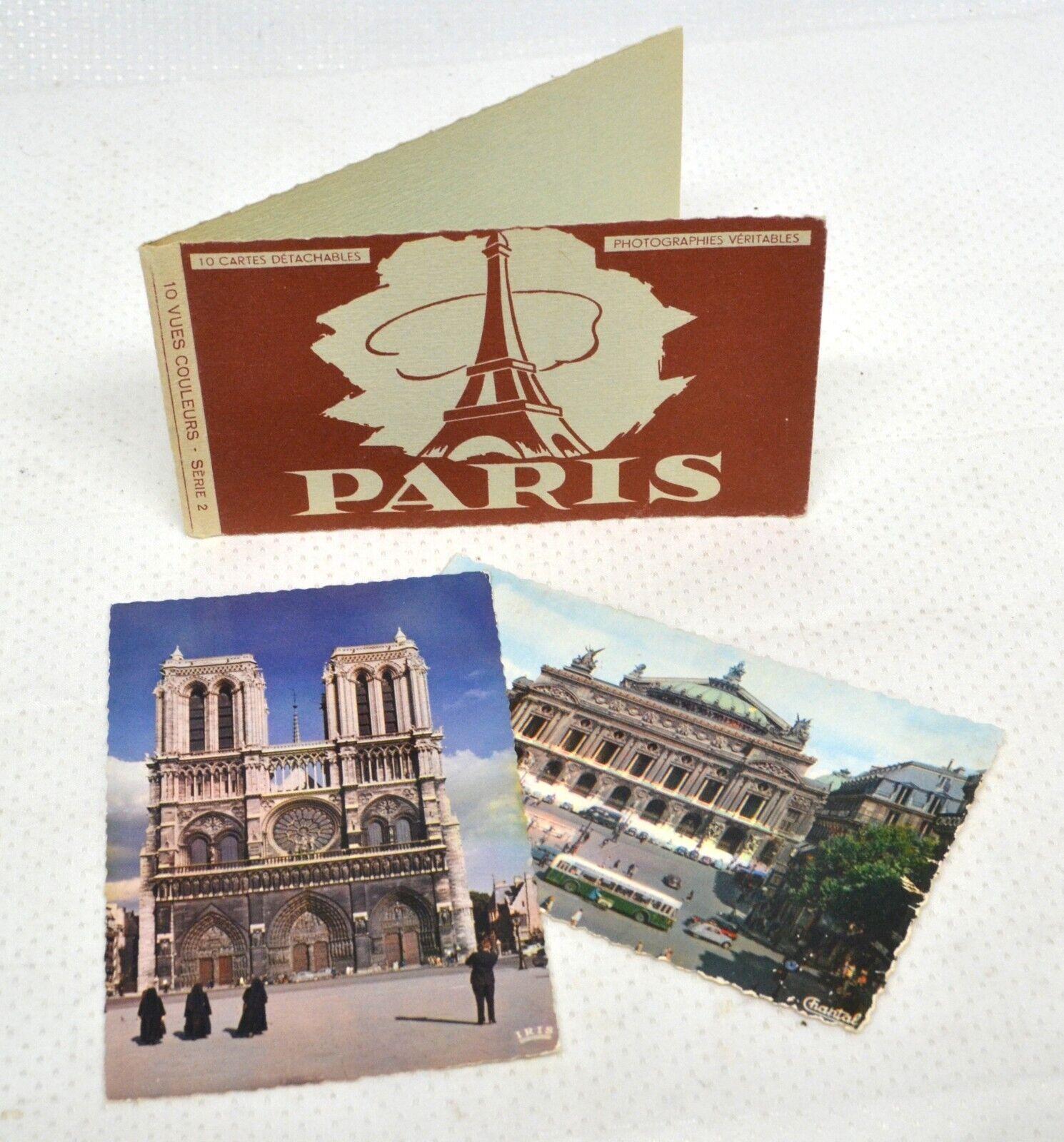 VTG PARIS Postcard Booklet with 2 unused Post Cards 3.5\