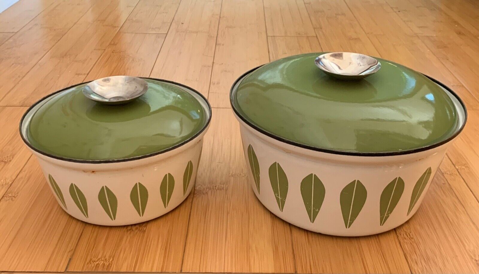 Pair of Vintage Catherine Holm Lotus Casserole Enamelware Dutch Oven Pots w/ Lid