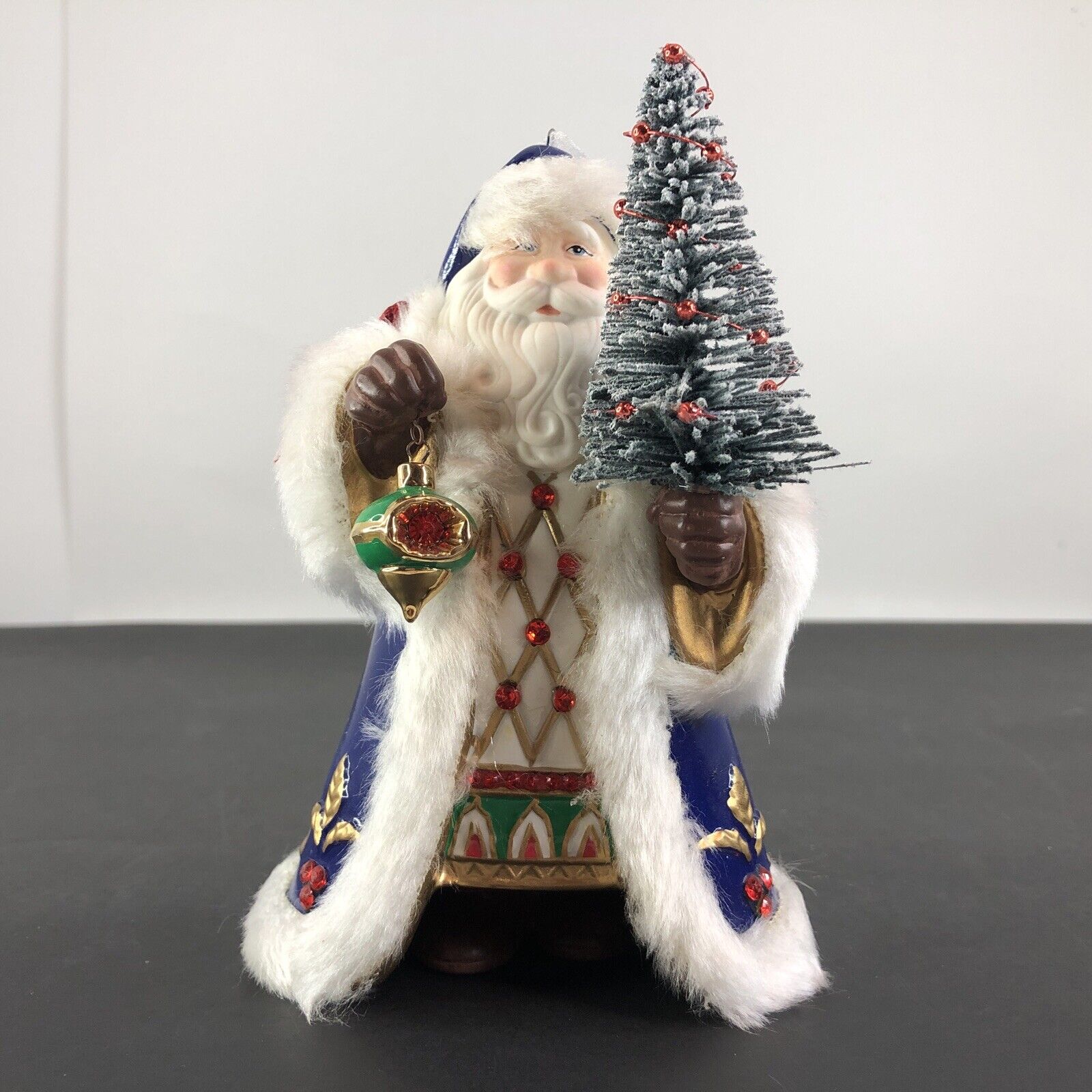 Hallmark Keepsake 2018 Old World Santa Christmas Tree Ornament