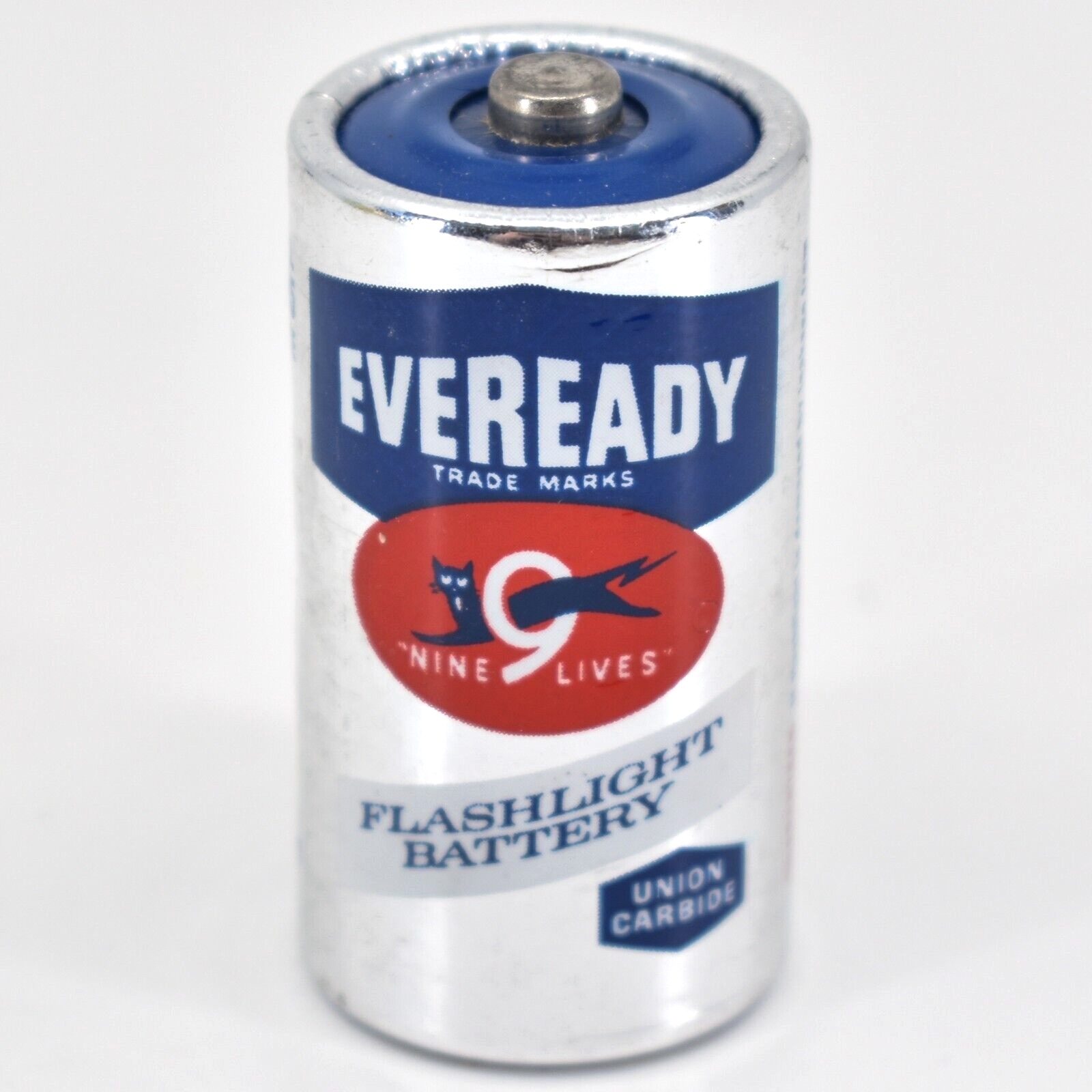 Vintage Eveready Nine Lives C Union Carbide Flashlight Battery No. 935