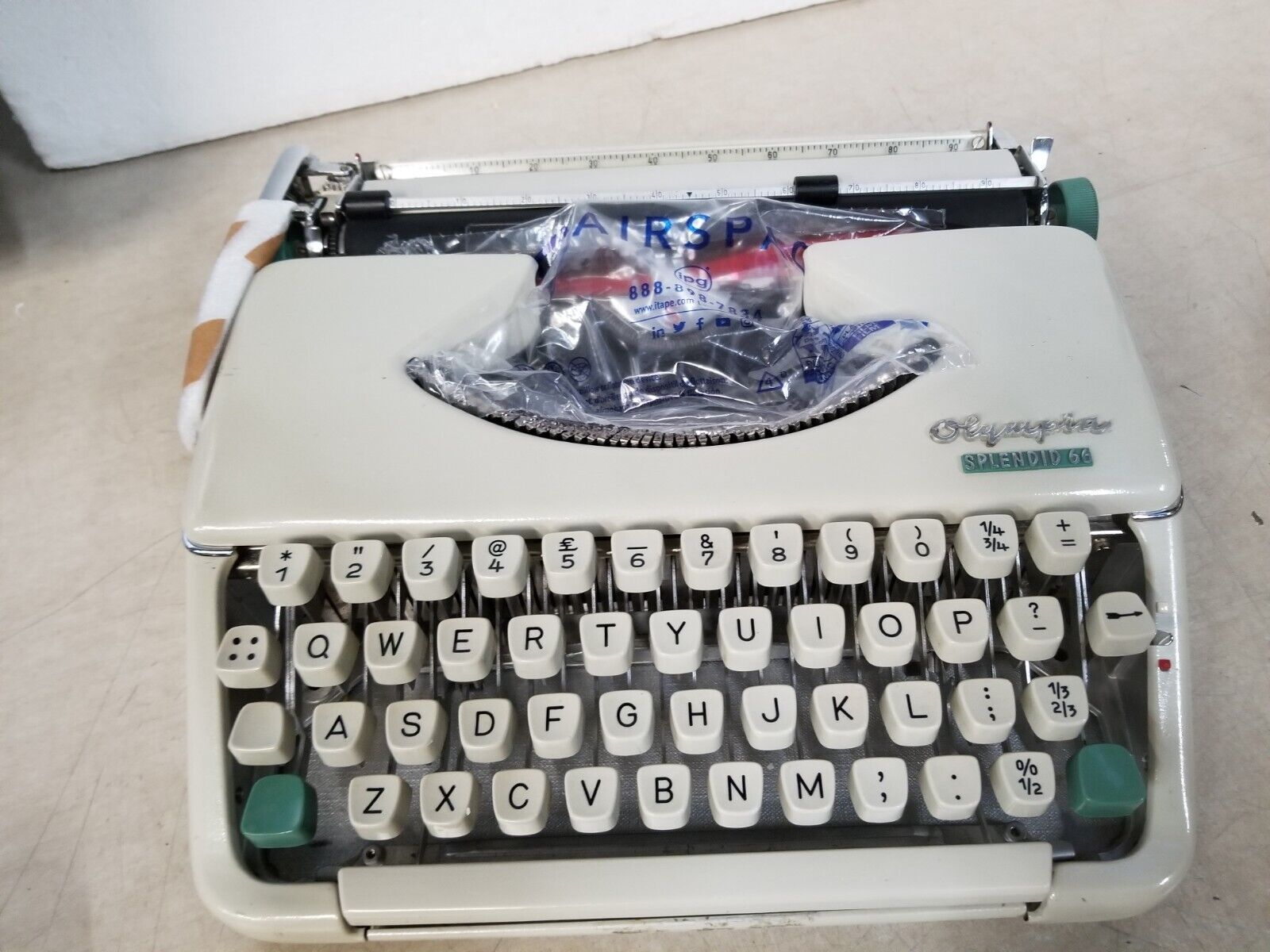 Olympia Splendid 66 Typewriter Vintage