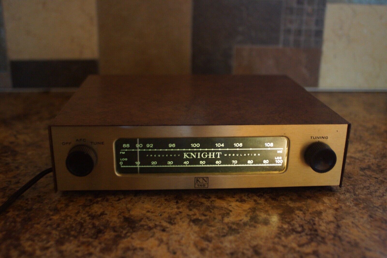 Knight KN140 Smallest Ever FM Tube Radio.Powers Up On All Tubes.No Output.READ