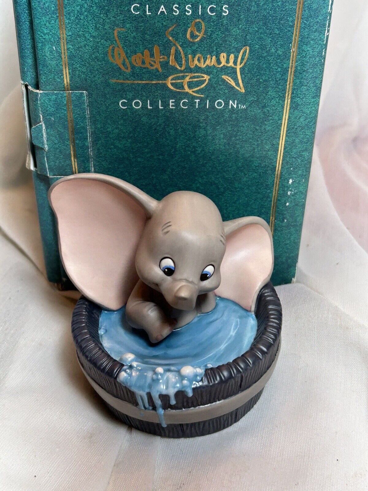 Walt Disney Classic Collection WDCC Dumbo 1995 Membership Sculpture 