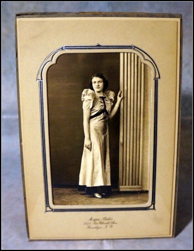 Vintage B&W Photograph Portrait Woman Art Deco Studio Holder 3.25 X 5 in #A2975
