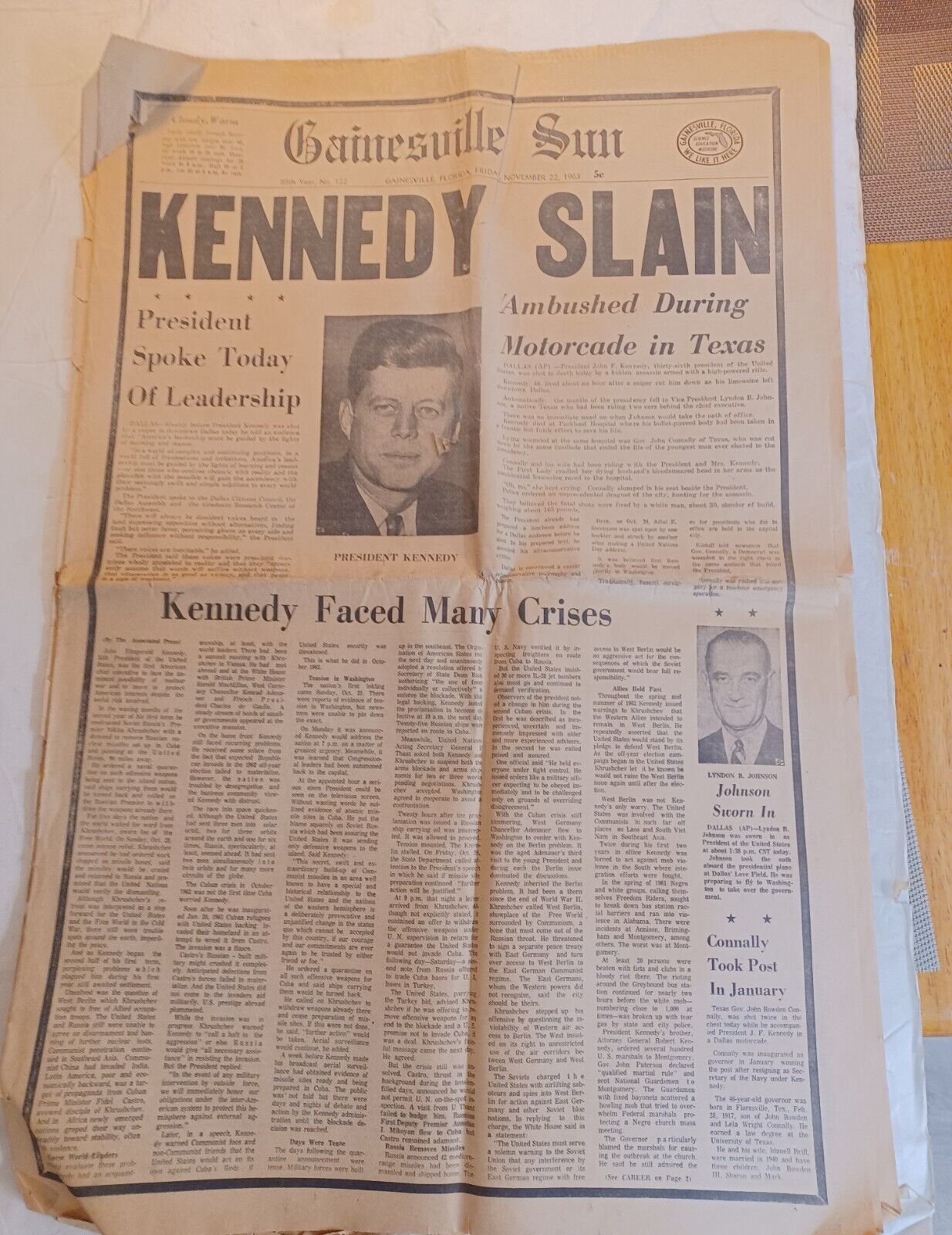 * RARE Kennedy Slain 5 Cent GAINESVILLE SUN Newspaper Nov. 22nd 1963