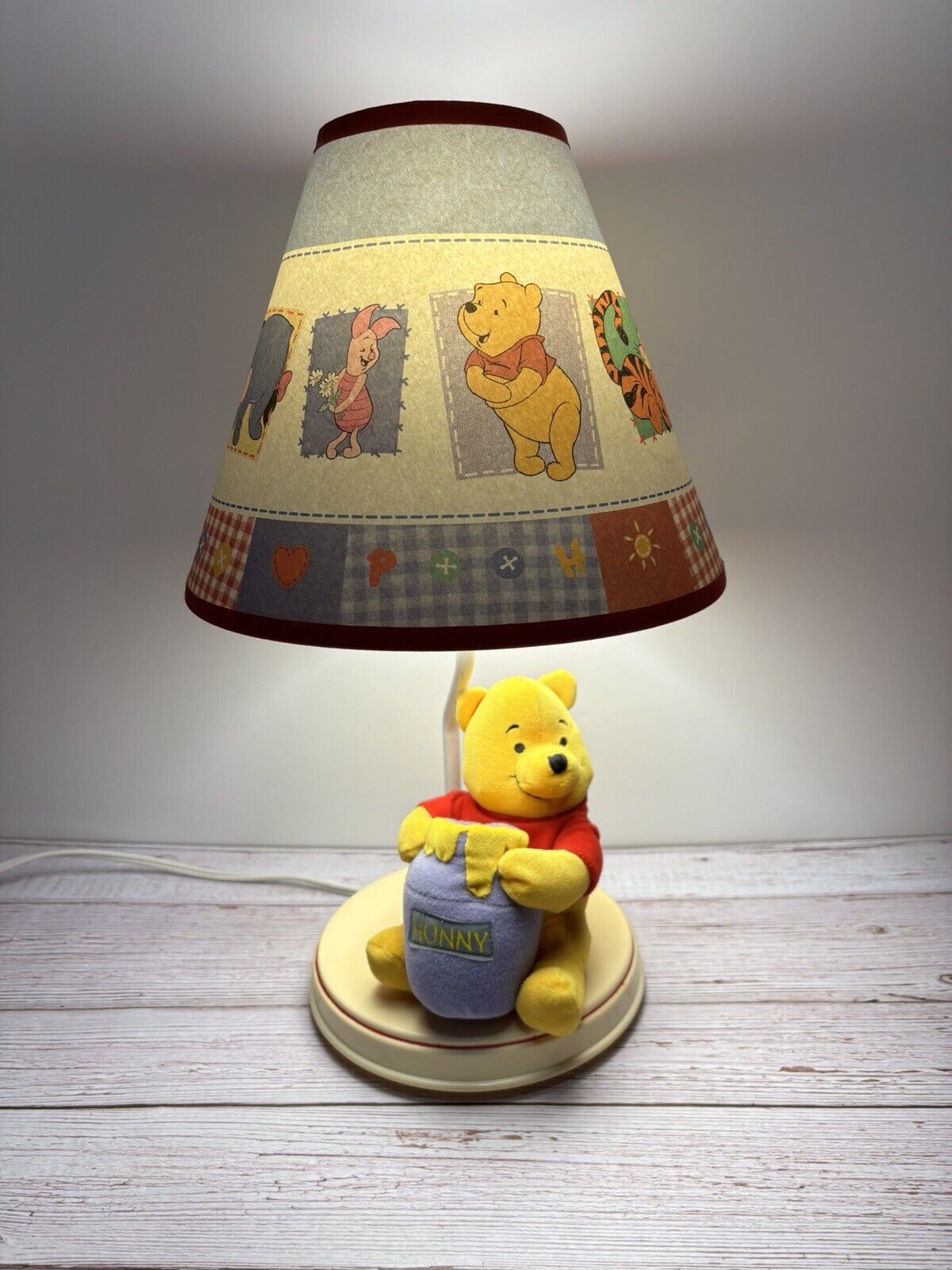 VTG Disney Winnie the Pooh Lamp & Shade. Great Condition