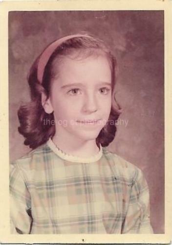 SMALL FOUND PHOTOGRAPH  Color YOUNG GIRL Original Portrait VINTAGE 05 17 N