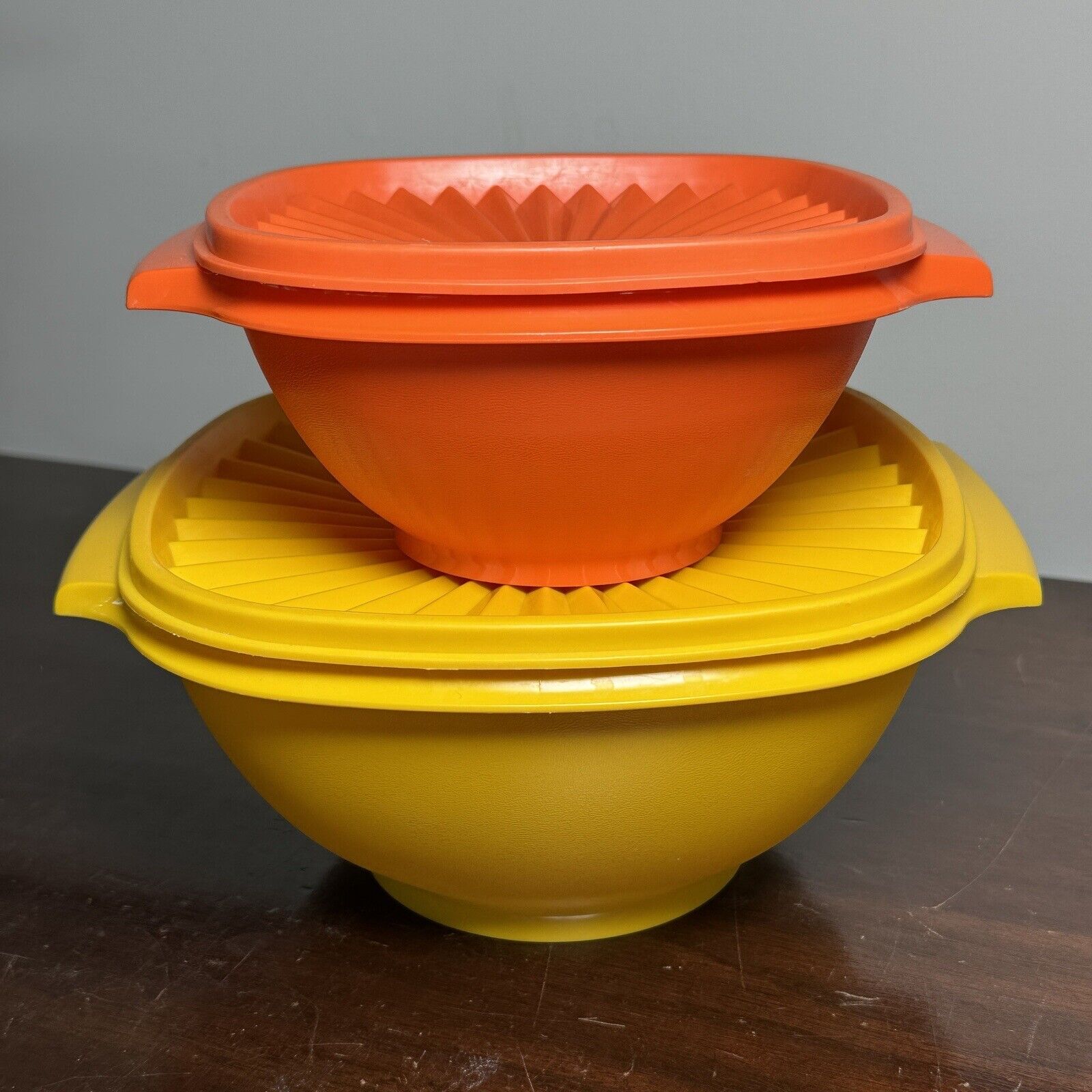 Set Of 2 VTG Tupperware Servalier Bowls w/Lids Harvest Orange & Yellow 836 840