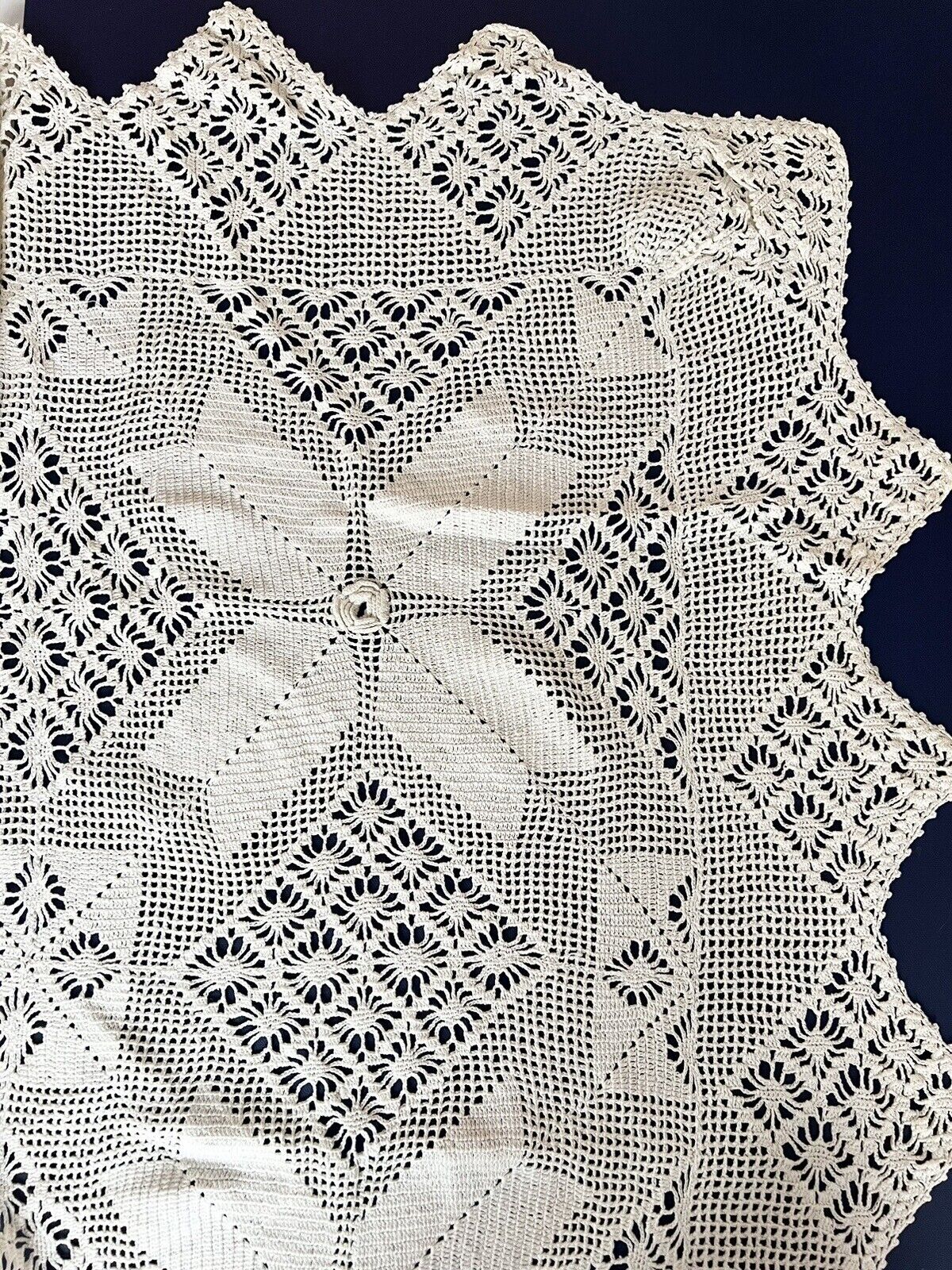 VTG Modern Victorian Hand Crocheted Ecru Bedspread Coverlet Queen Pinwheel