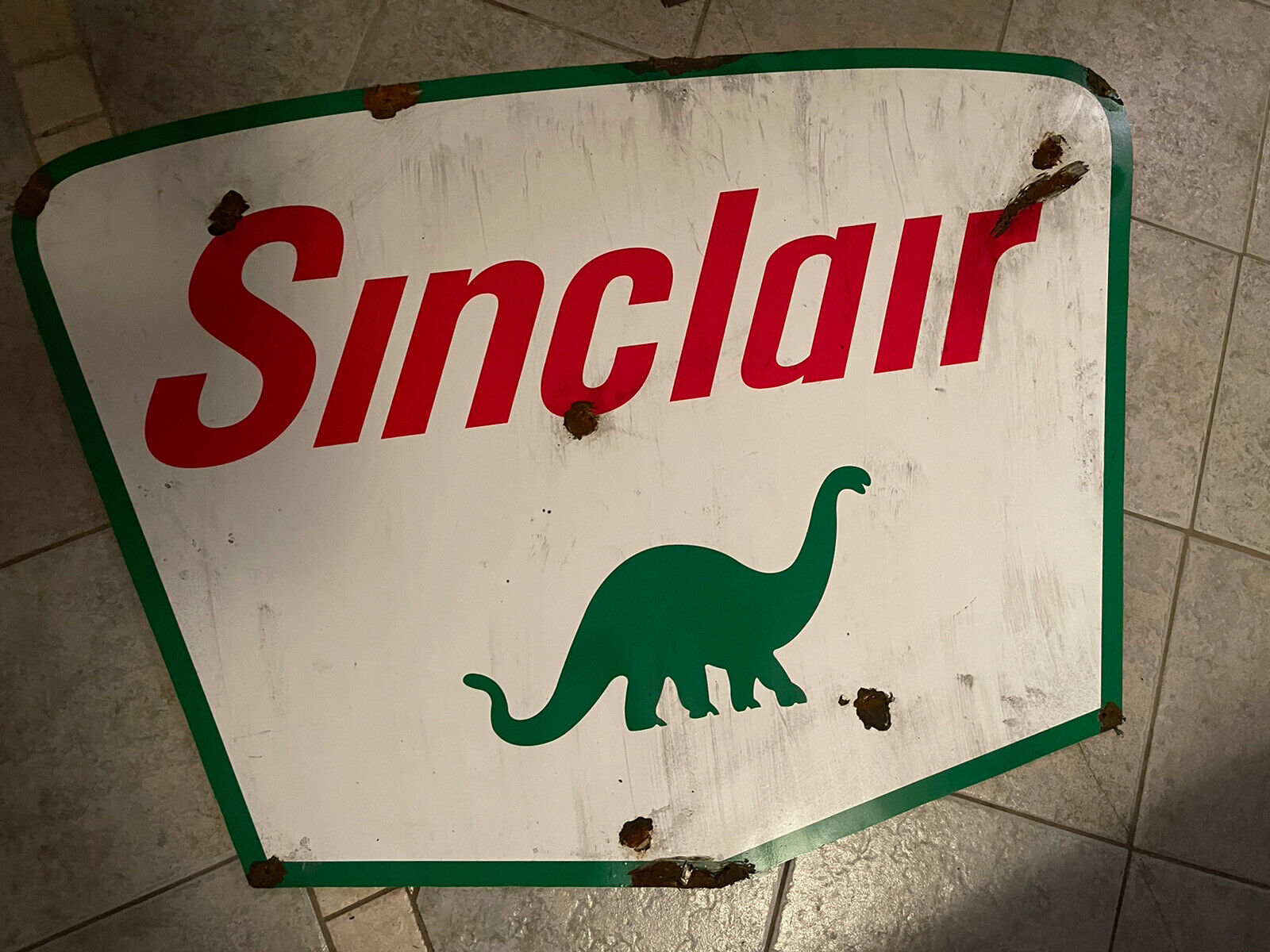 Antique style Barn Find Look Sinclair Dino Gas &Oil Service Station Sign