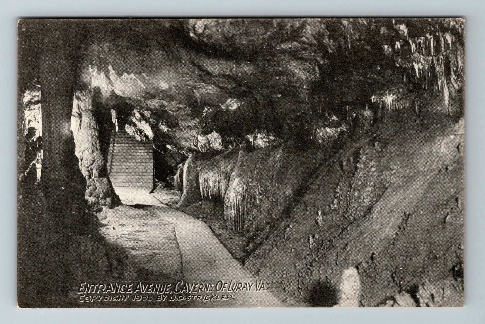 Luray VA-Virginia, Entrance Avenue, Caverns, Scenic Outside, Vintage Postcard