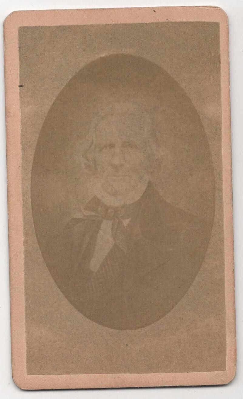ANTIQUE CDV C. 1870s W.C. NORTH HANDOSME OLD BEARDED MAN IN SUIT CLEVELAND OHIO