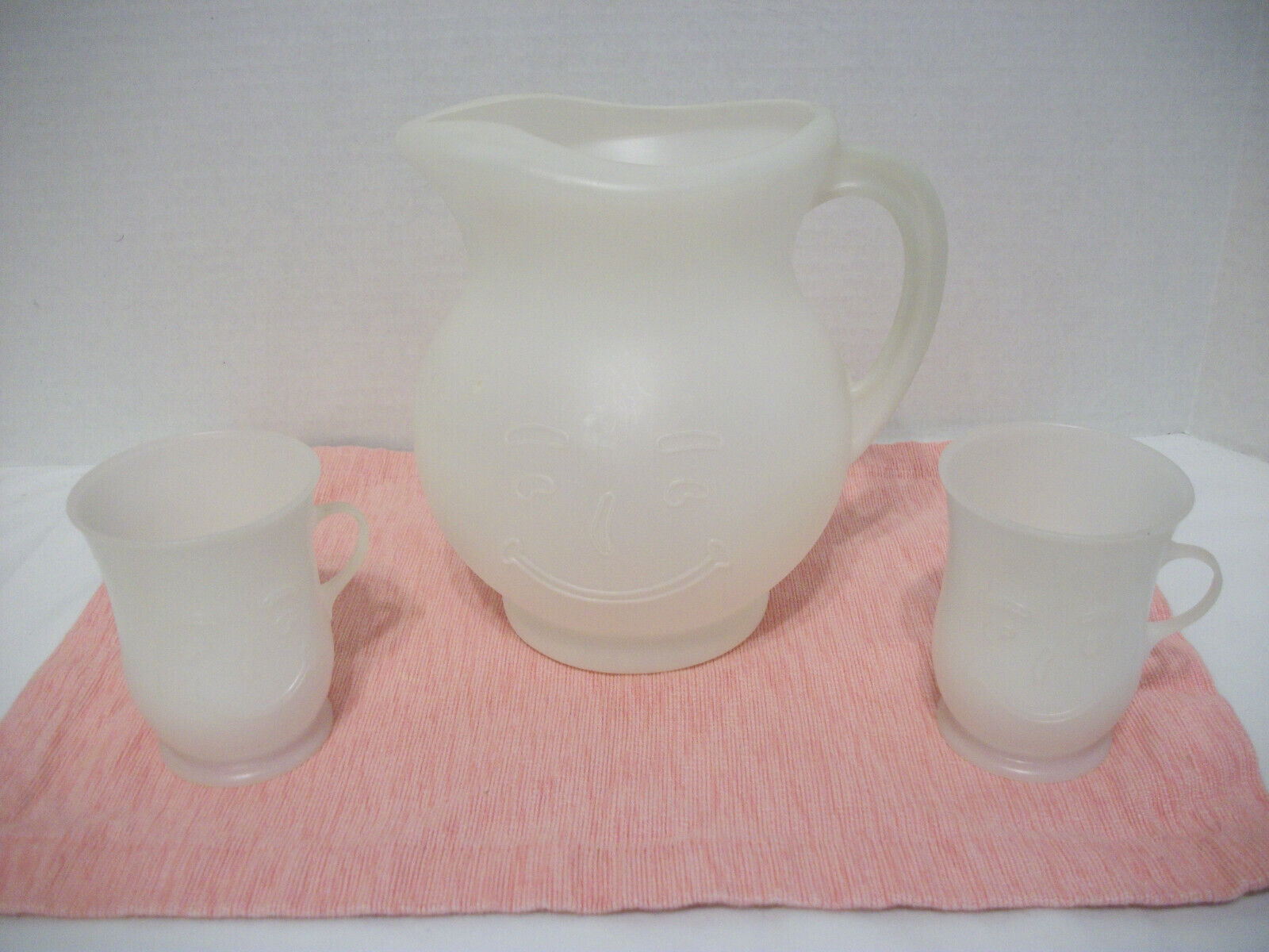 Vintage Kool Aid Man 2 Quart Plastic Pitcher & 2 Cups With Smiling Face