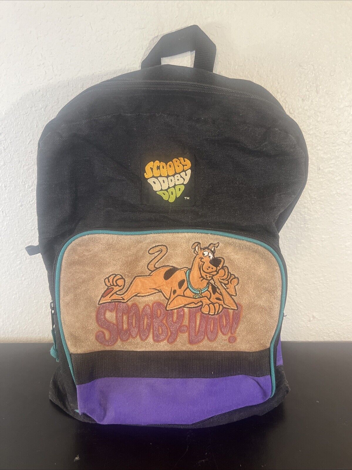 Vintage 1998 Scooby-Doo backpack Cartoon Network embroidered Rare Leather Front