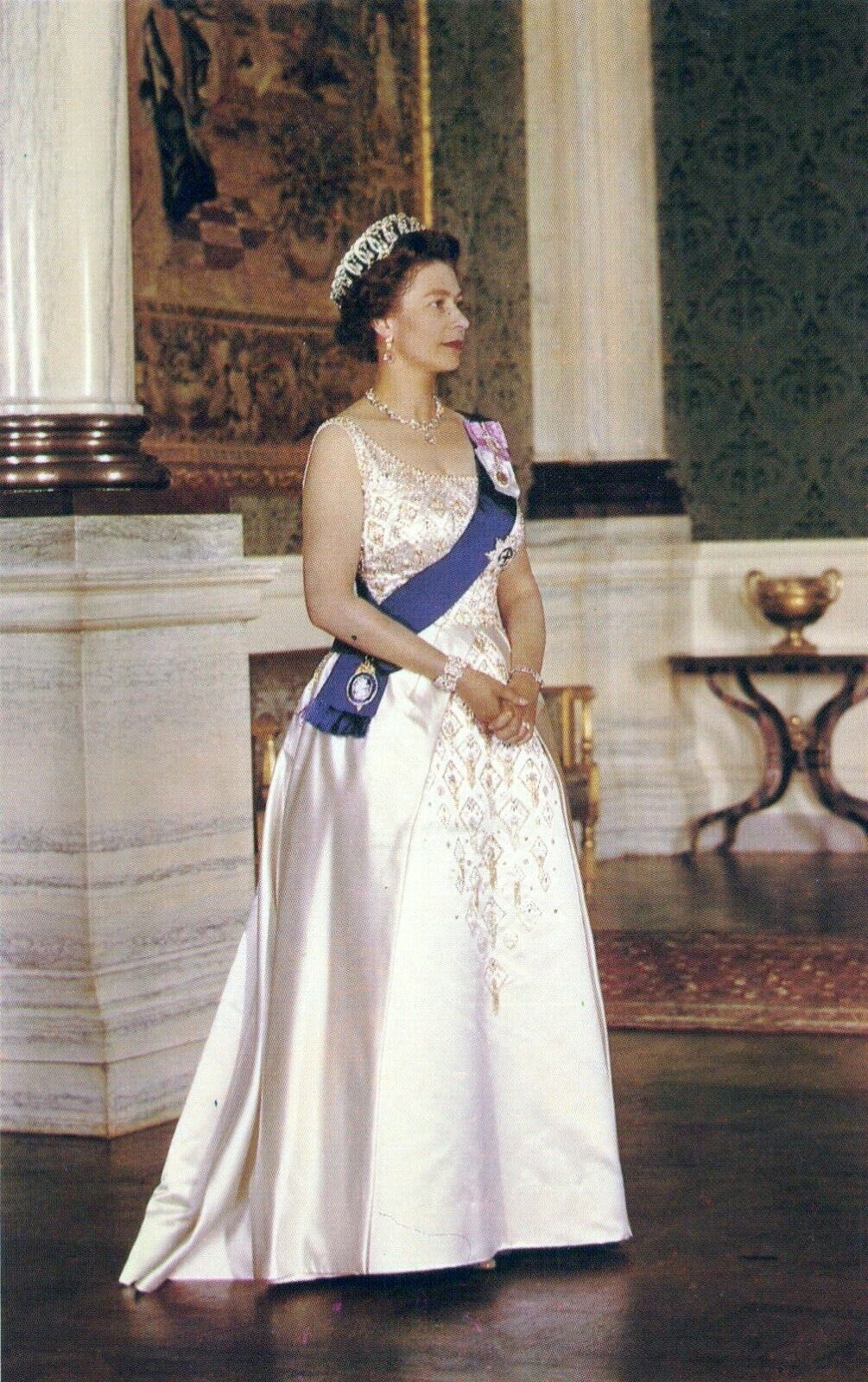 Great Britain Queen Elizbeth, February, 1966. Unposted Chrome Postcard