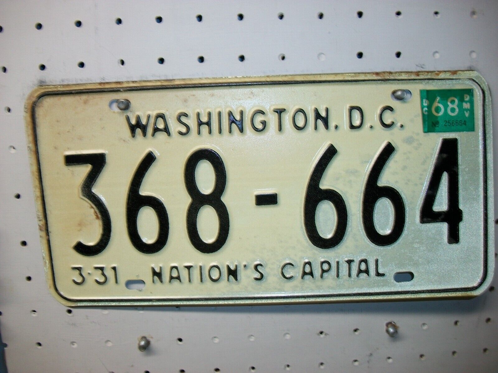 DISTRICT OF COLUMBIA = =  1968  PASSENGER UNUSED  = LICENSE PLATE =LOT  610
