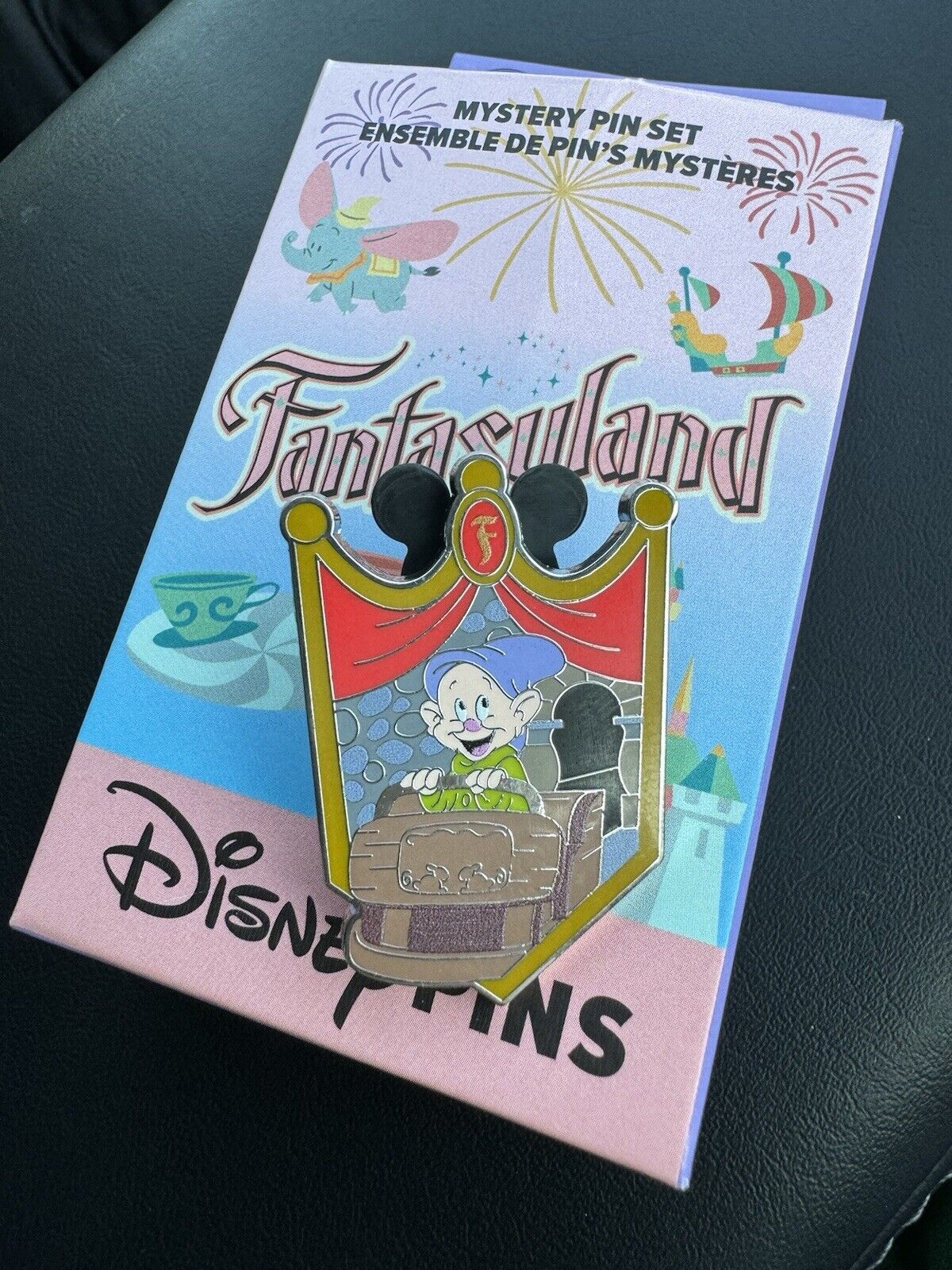 Disneyland Fantasyland Mystery Box Dopey Snow White Disney Pin 2024