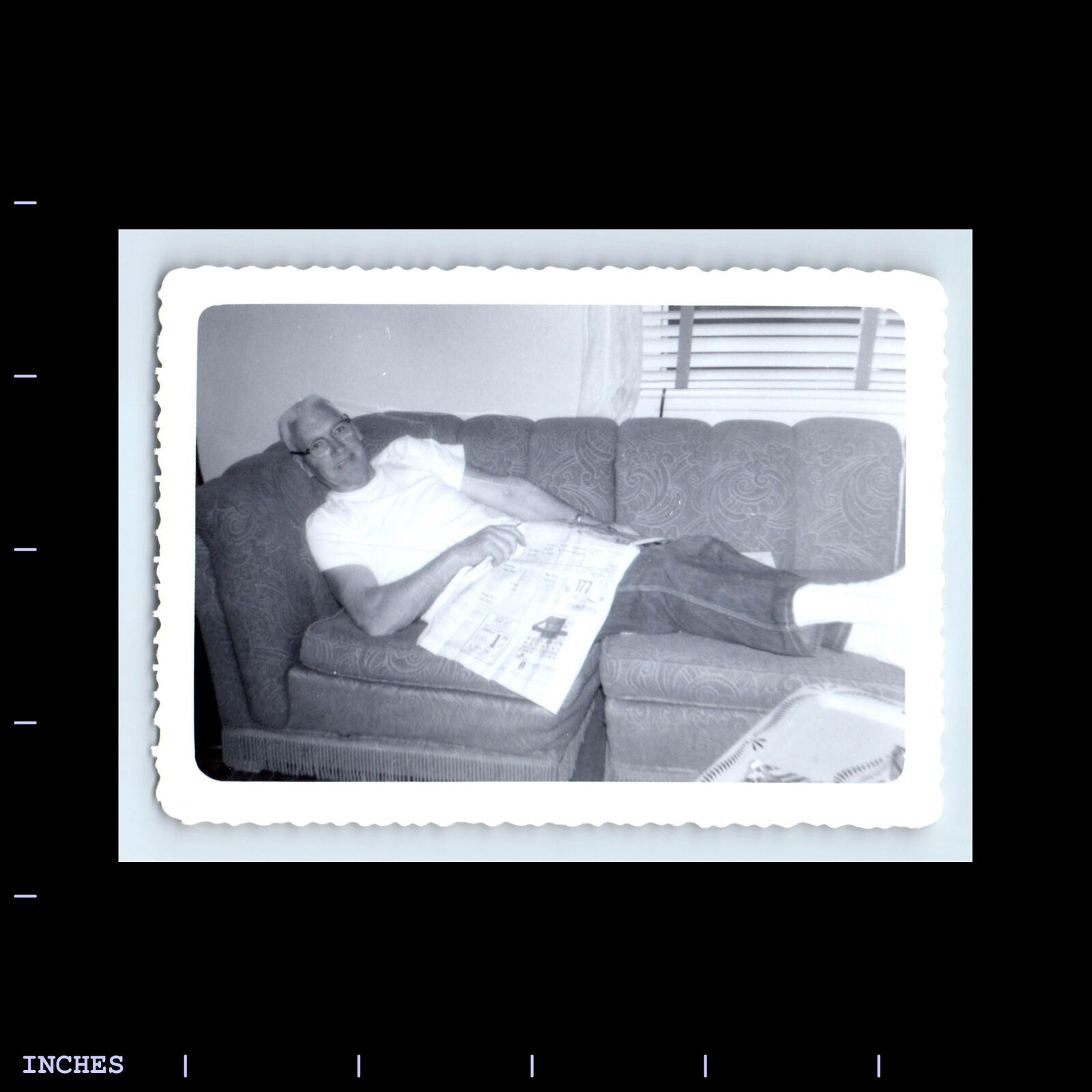 Vintage Photo MAN WITH NEWSPAPER ON COUCH