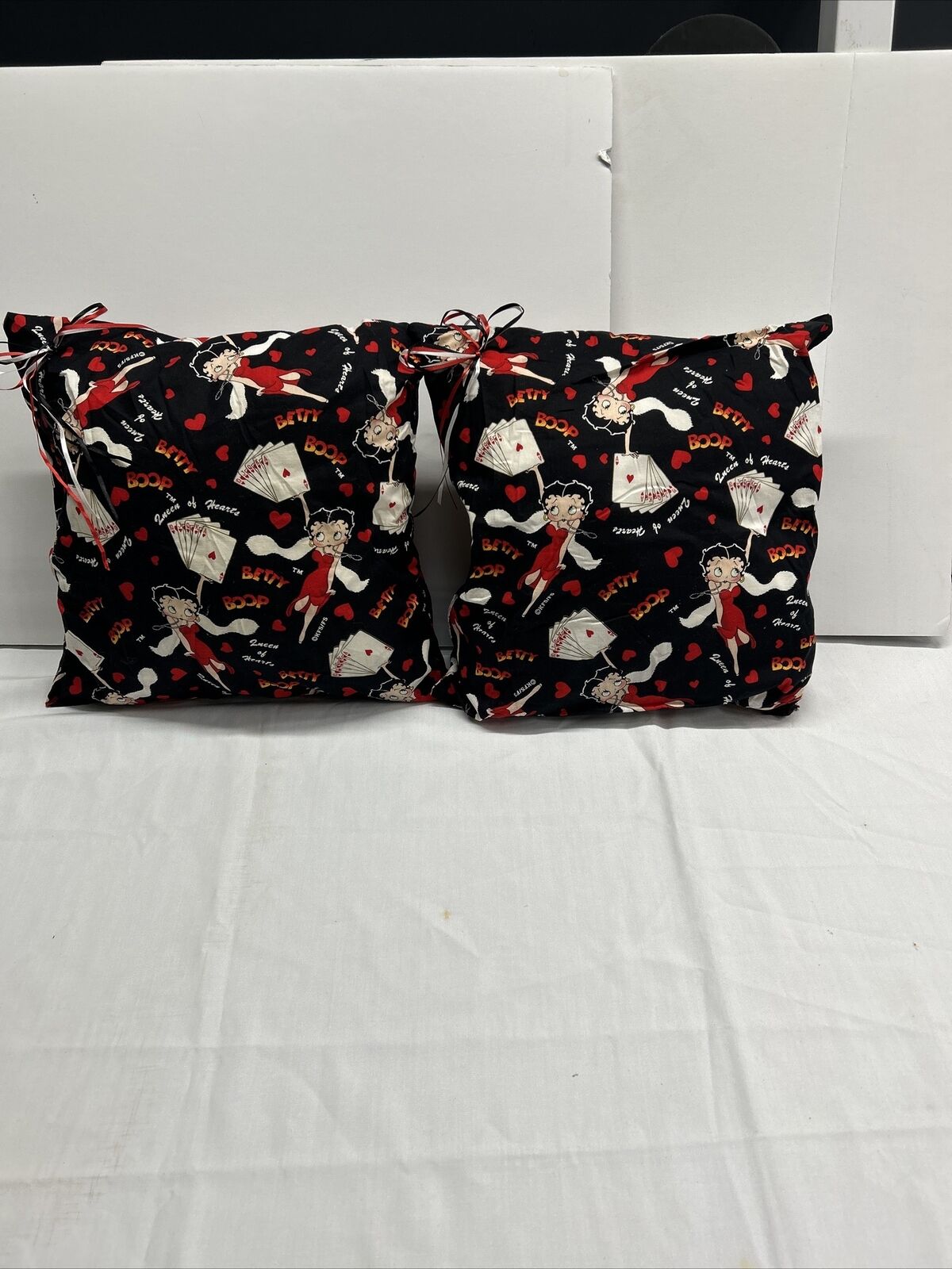 Pair of two Betty Boop Decorative Pillows Queen of Hearts Cards and Hearts 