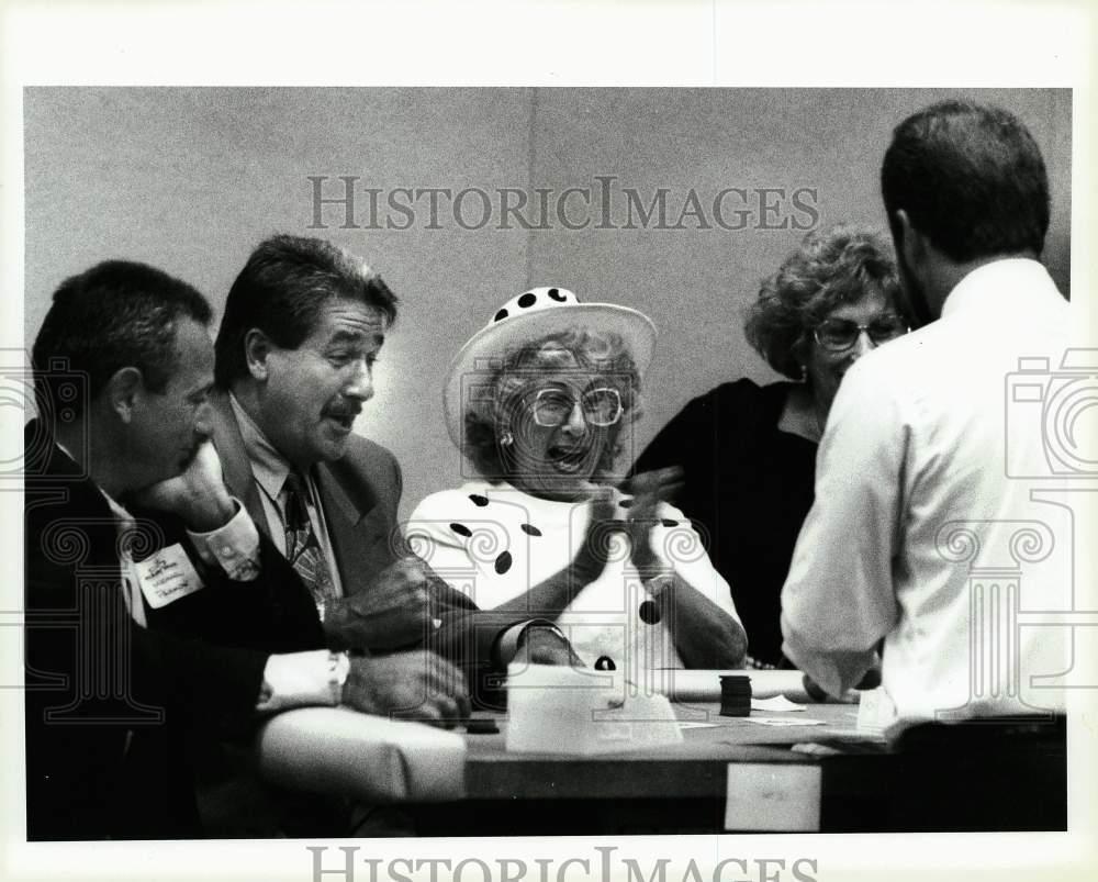 1994 Press Photo Miami Beach Chamber of Commerce runs mock casino - lra06786