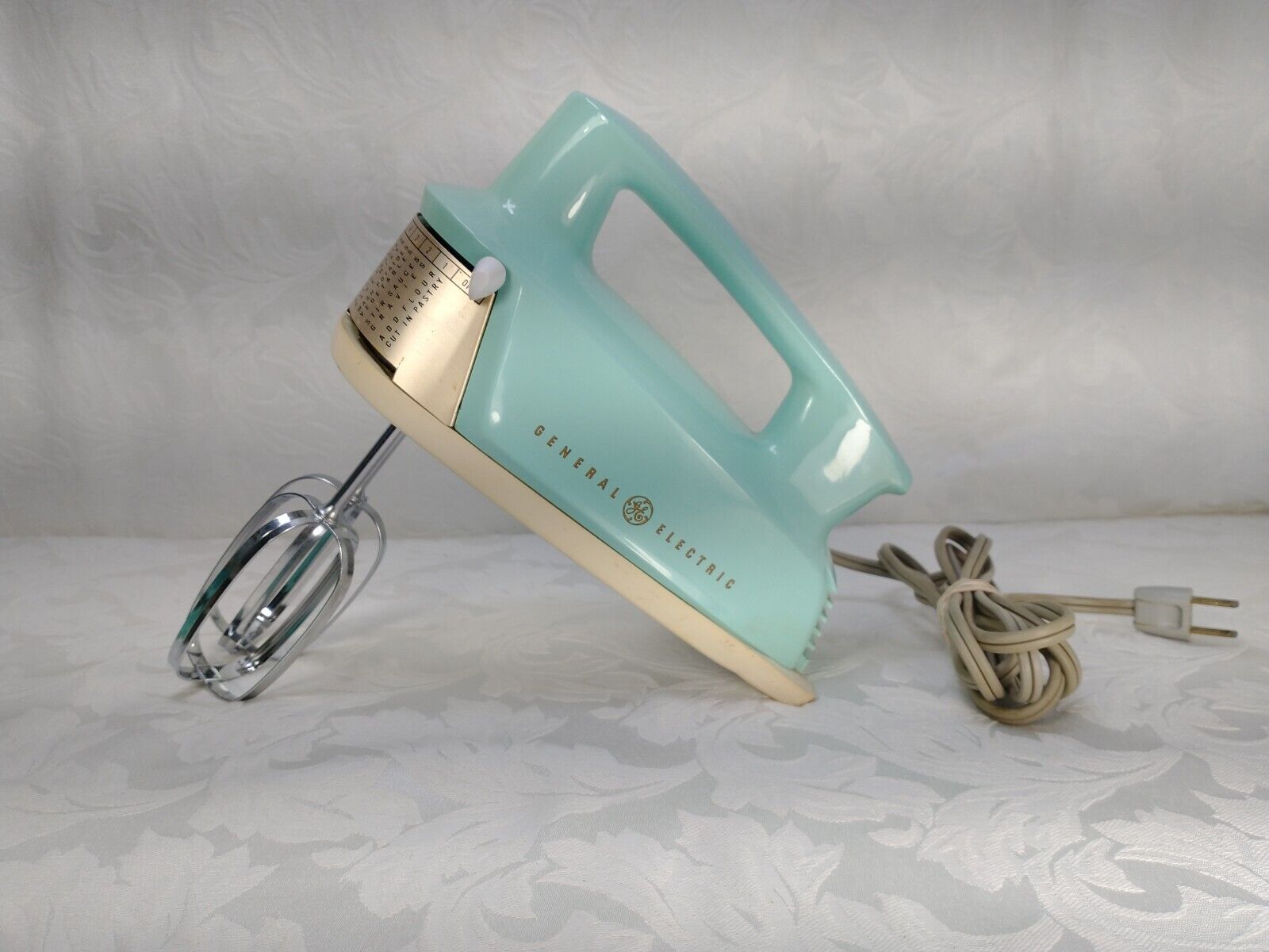 GE Vintage MCM Hand Mixer Baby Blue Wall mount or Free Standing Works Great