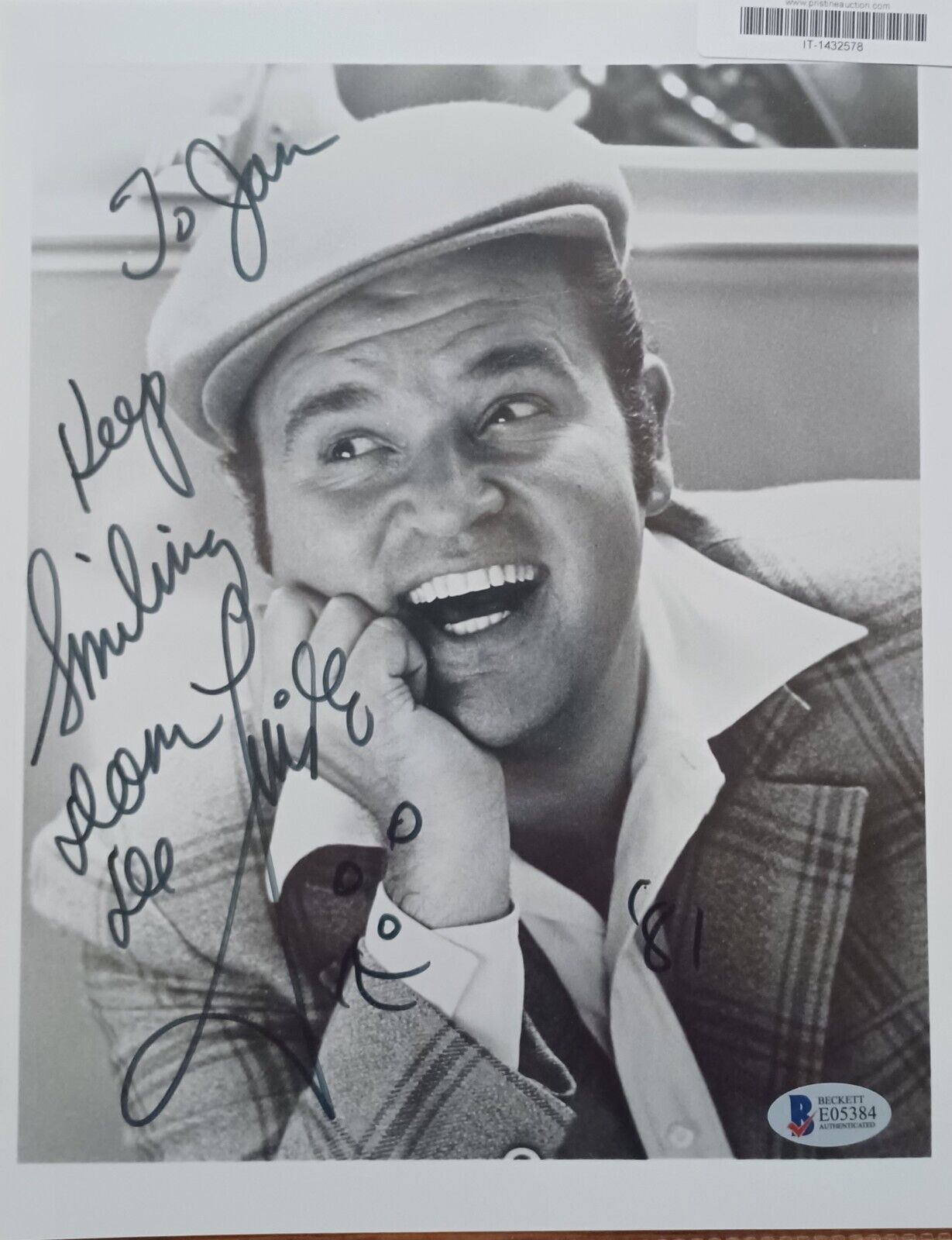 Rare Comedian DOM DELUISE Autographed Signed 8X10 Photo Beckett COA