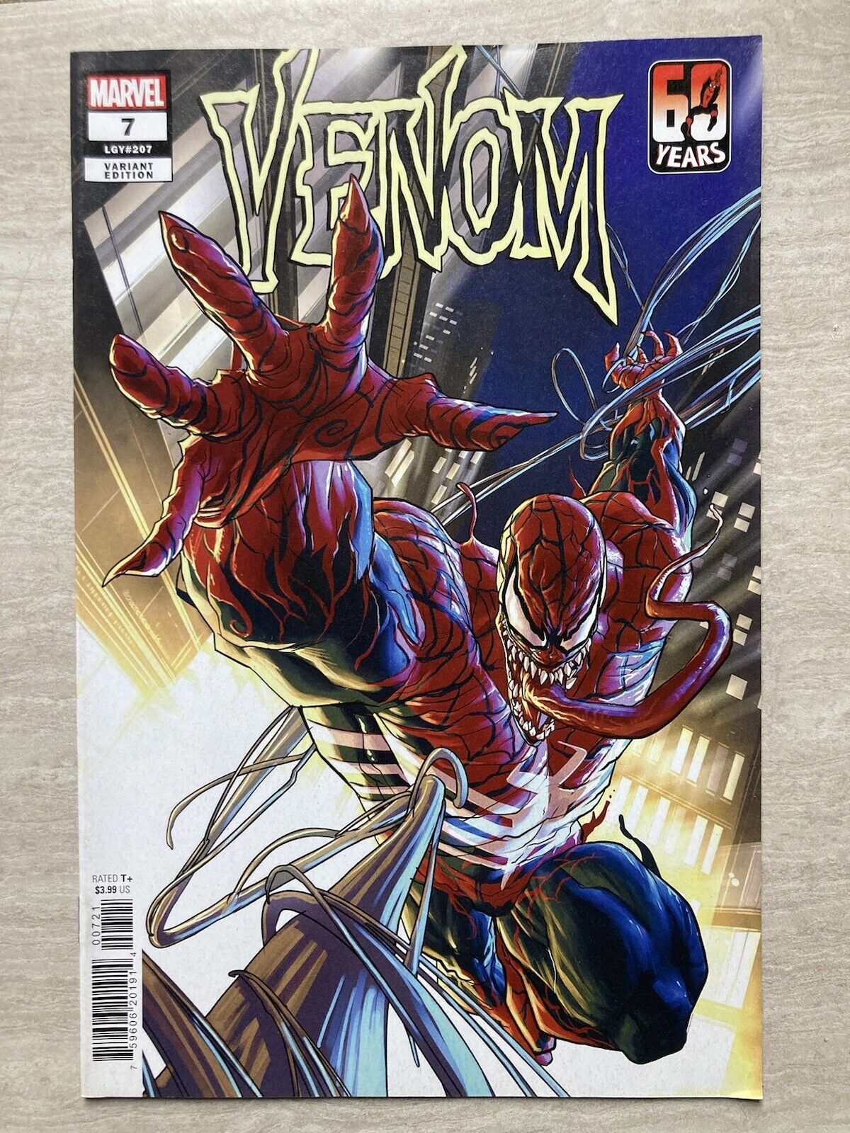Venom #7 (Marvel Comics 2022) Pete Woods Spider-Man Variant