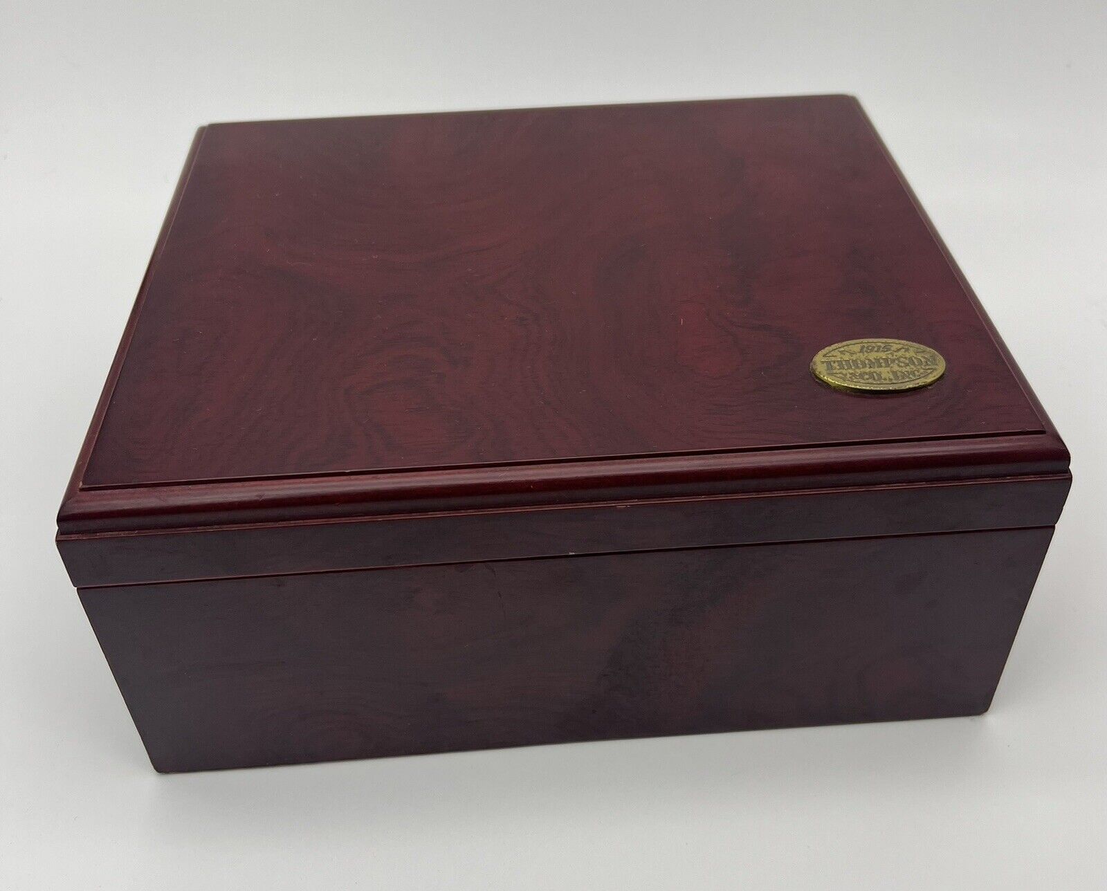 Thompson & Co., Inc. 1915 Cherry Wood Finish Cigar box and Humidor Excellent