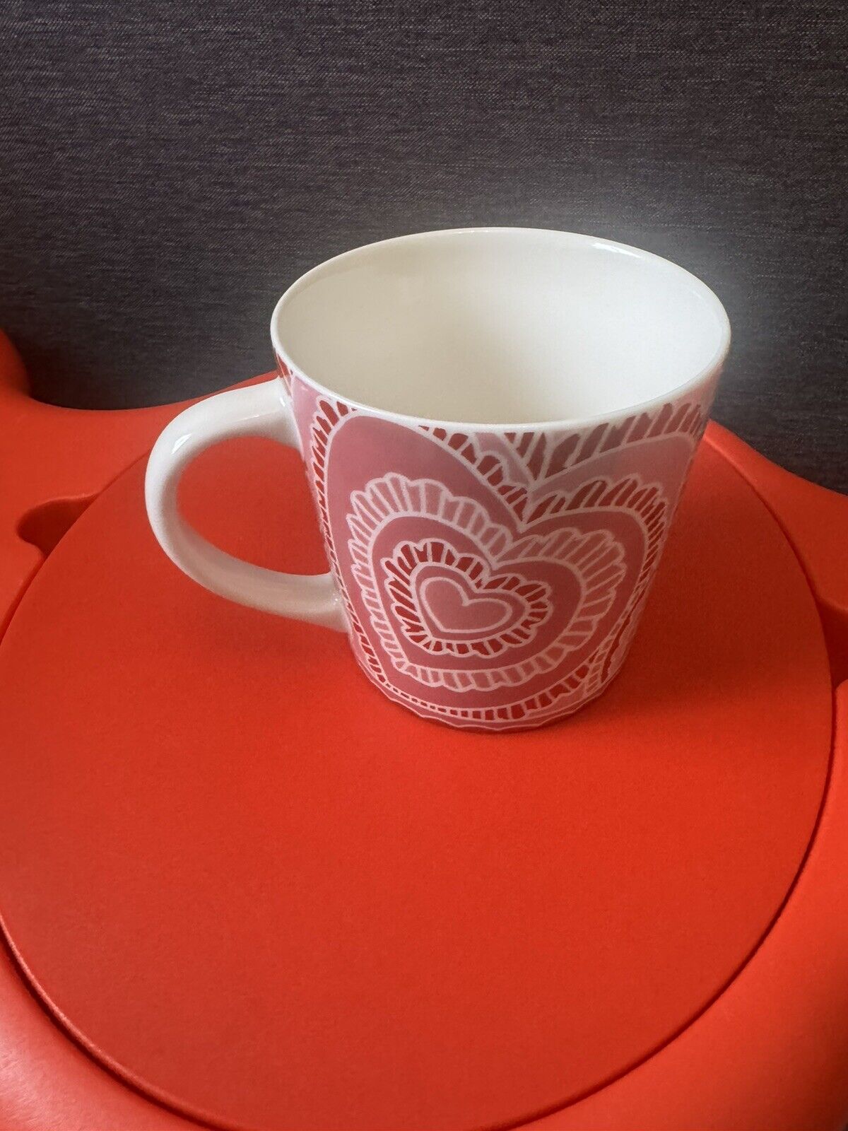 Starbucks Coffee 2005 LACE HEART 16oz Mug Cup Valentine\'s Day Pink Red Love