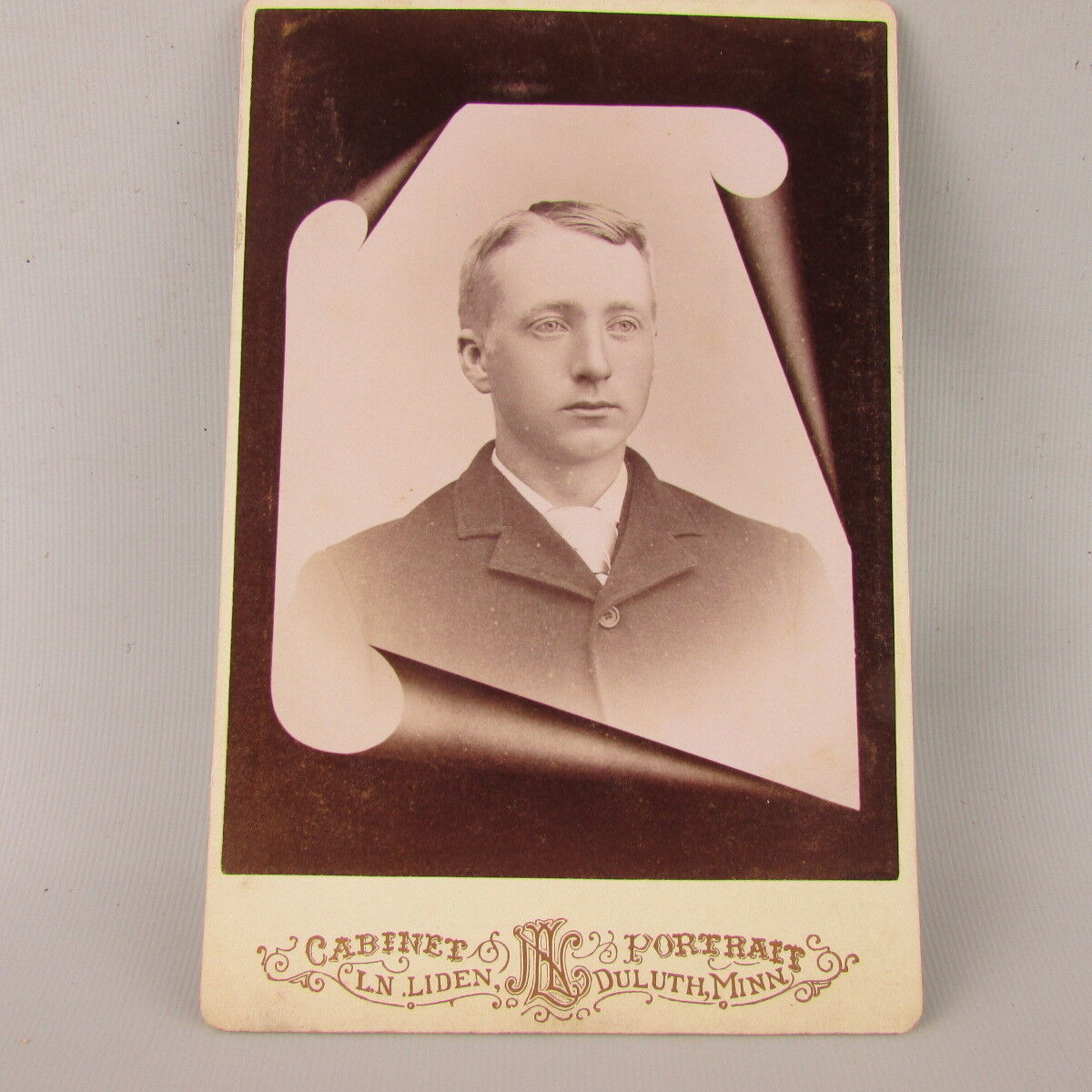VTG Antique Studio Photo Cabinet Card Young man Duluth MN Minnesota Linden