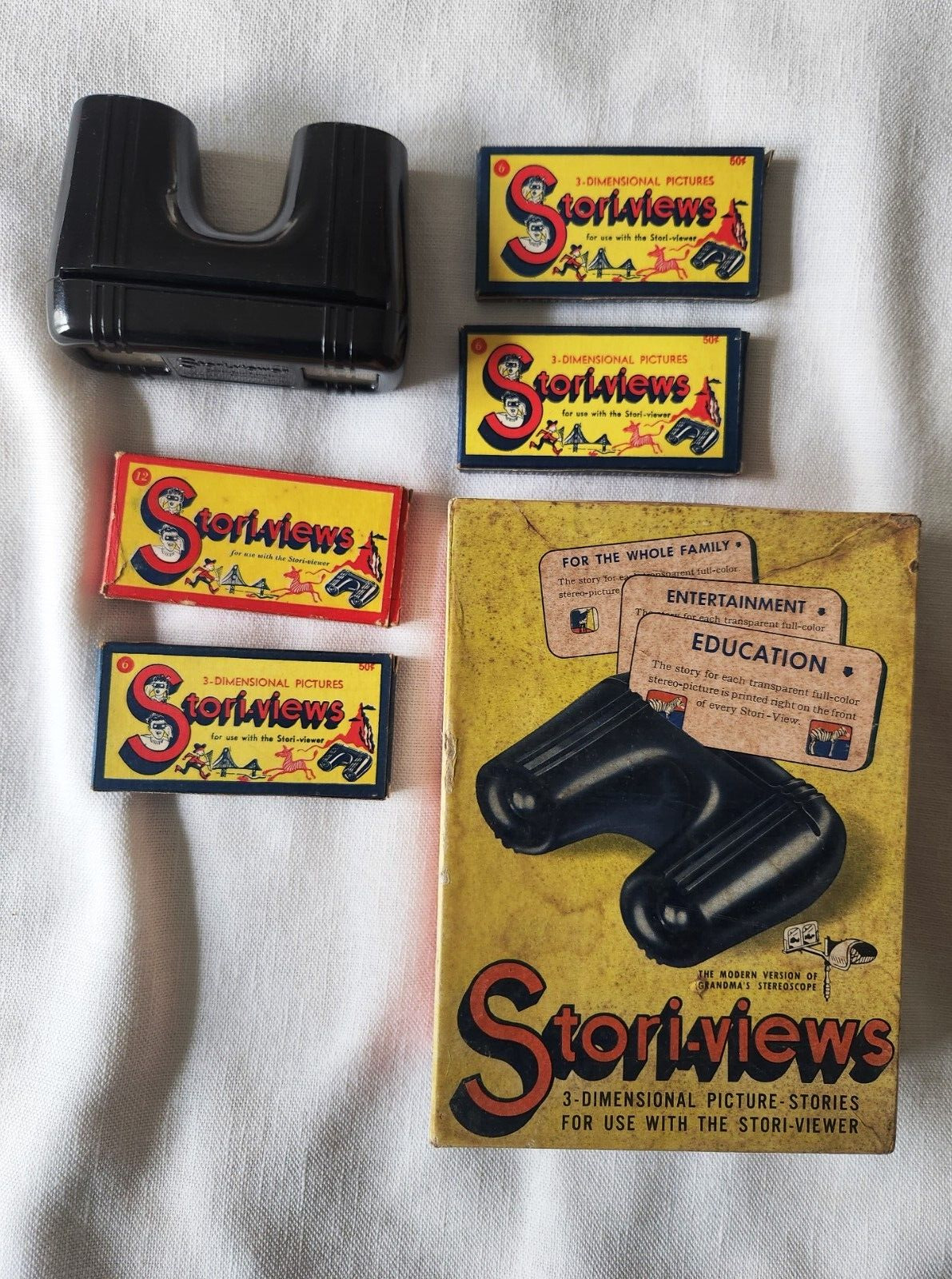 Vintage 1950s Stori-Views Bakelite Stori-Viewer and 30 Slides in Original Box