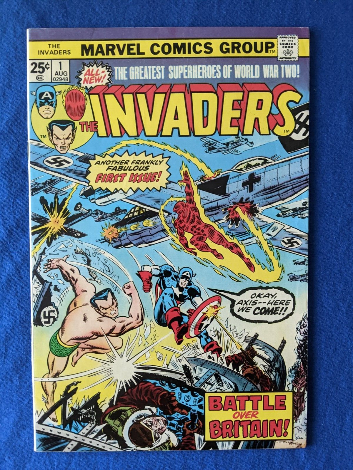 THE INVADERS #1 (Aug 1975) Marvel Bronze age classic, key first issue. Nice copy