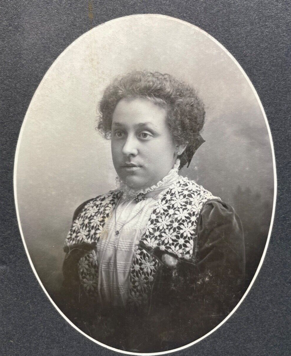 Victorian Antique Cabinet Card Photo of a Young Woman
