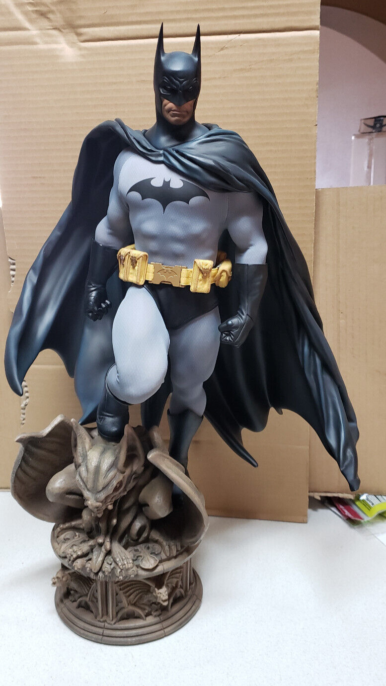 Batman Premium Format Sideshow Collectibles Statue