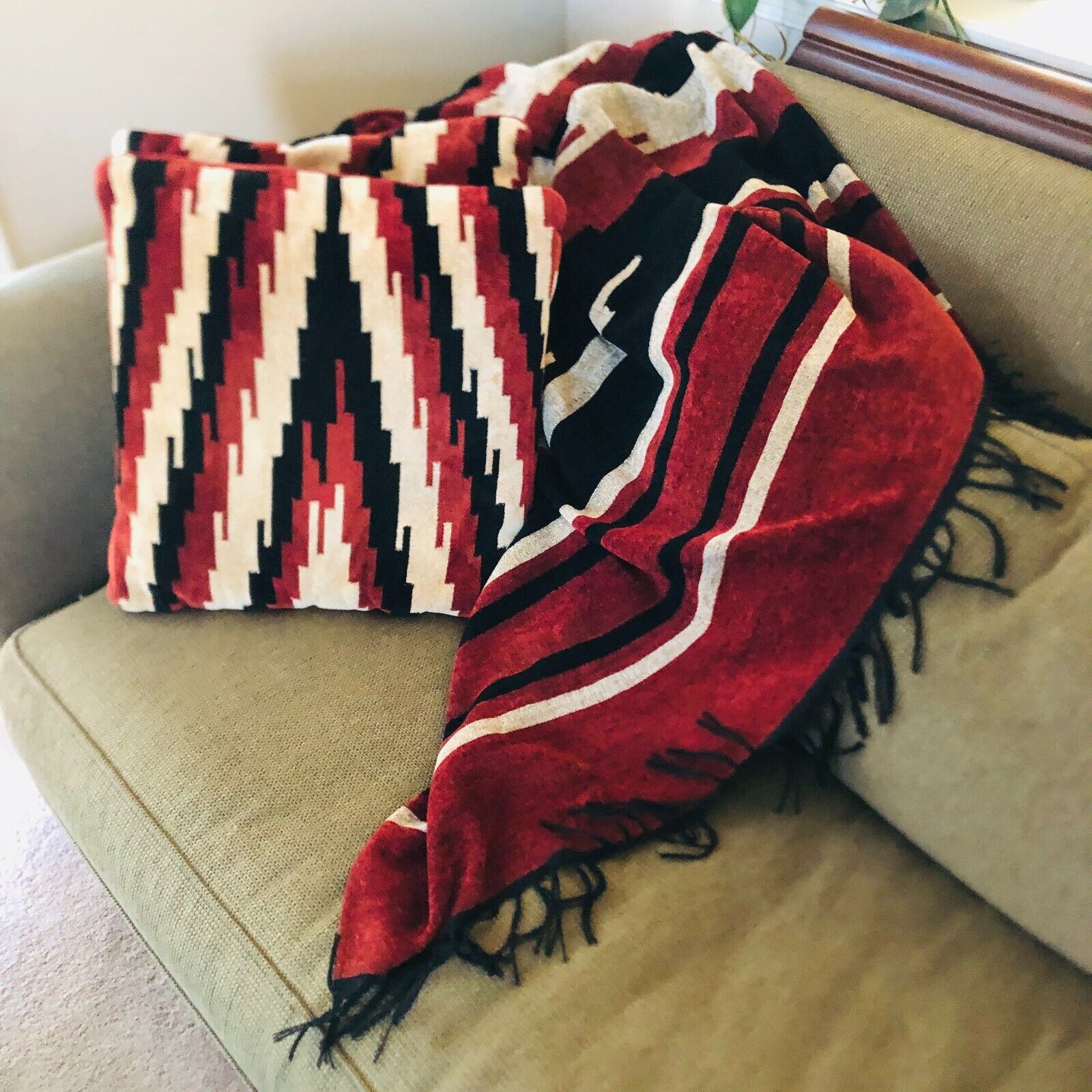 vtg blanket throw & two matching pillows super soft