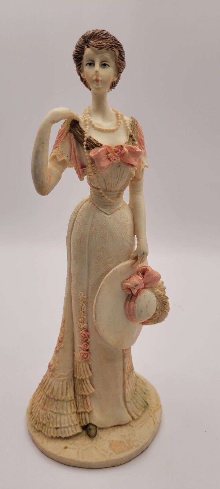 Vintage Porcelain Figurine: Belle Epoque Woman holding a hat (6.5\