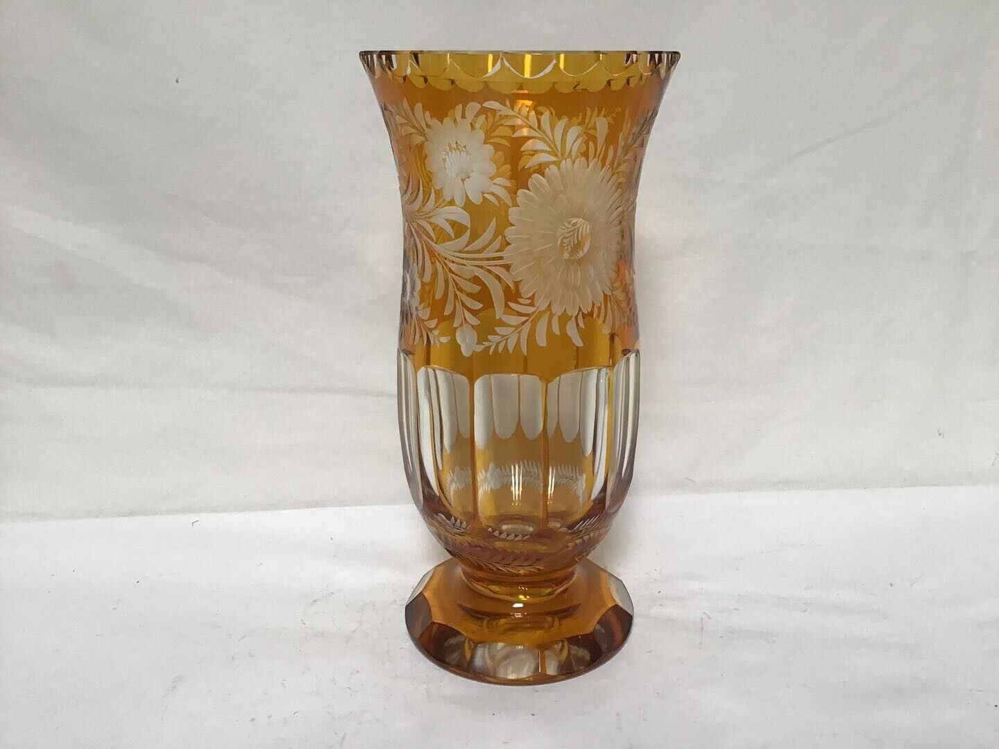DD34 Vintage Antique Classic Hutschenreuther Amber Hand Cut Elegant Glass Vase