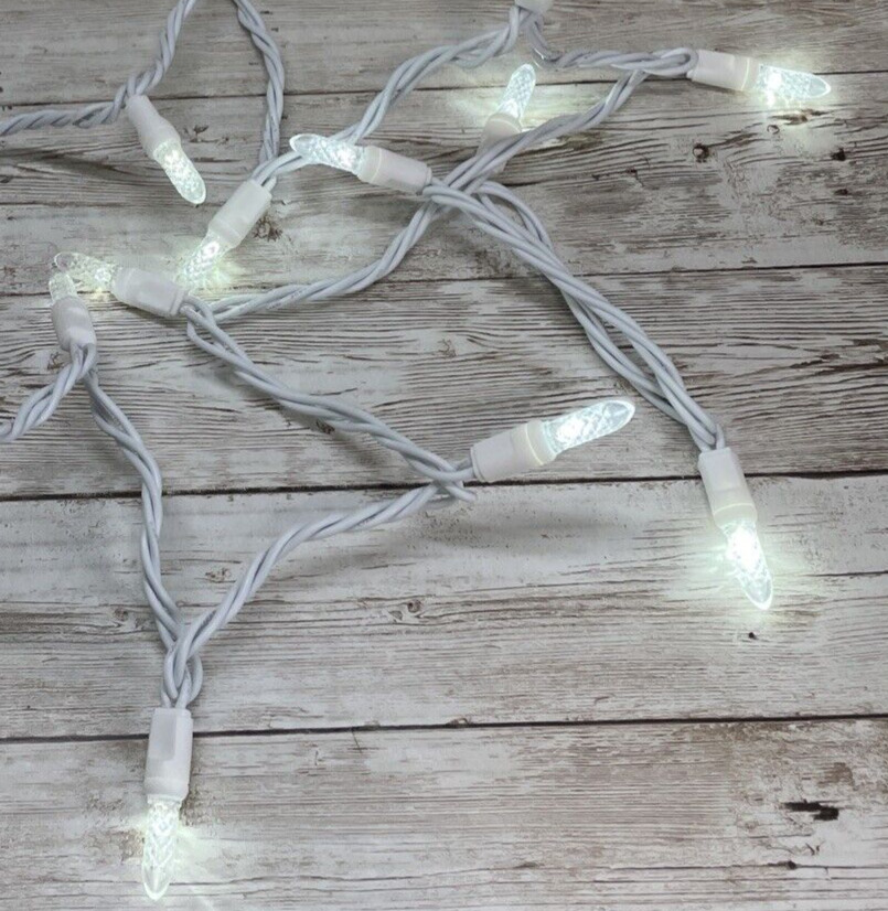 Lot of 5 White Christmas Tree Pine Cone String Lights, 20 Bulbs, Length: 6 ft.