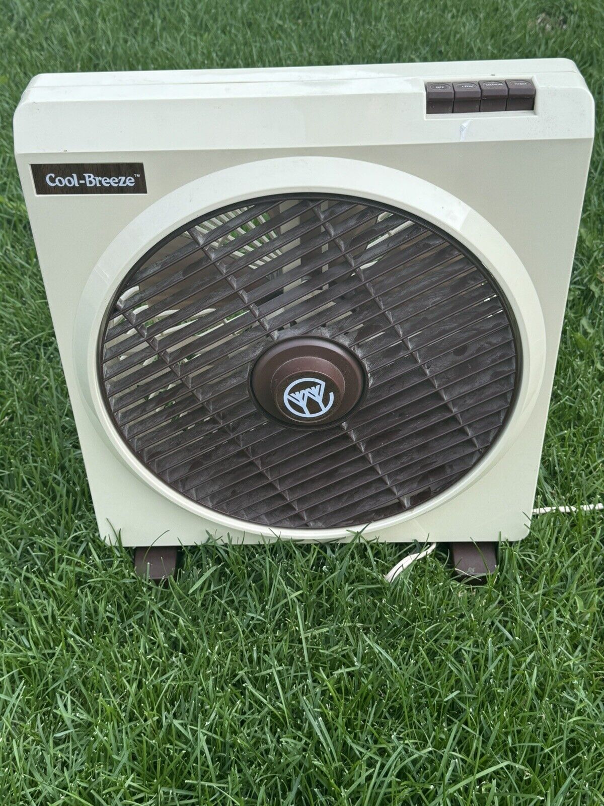 Vintage Cool breeze Box Fan Works Awesome 