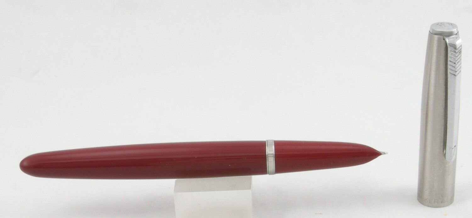 Parker 21 Super Burgundy w/Stainless Cap & Arrow Clip Fountain Pen - USA 1950\'s