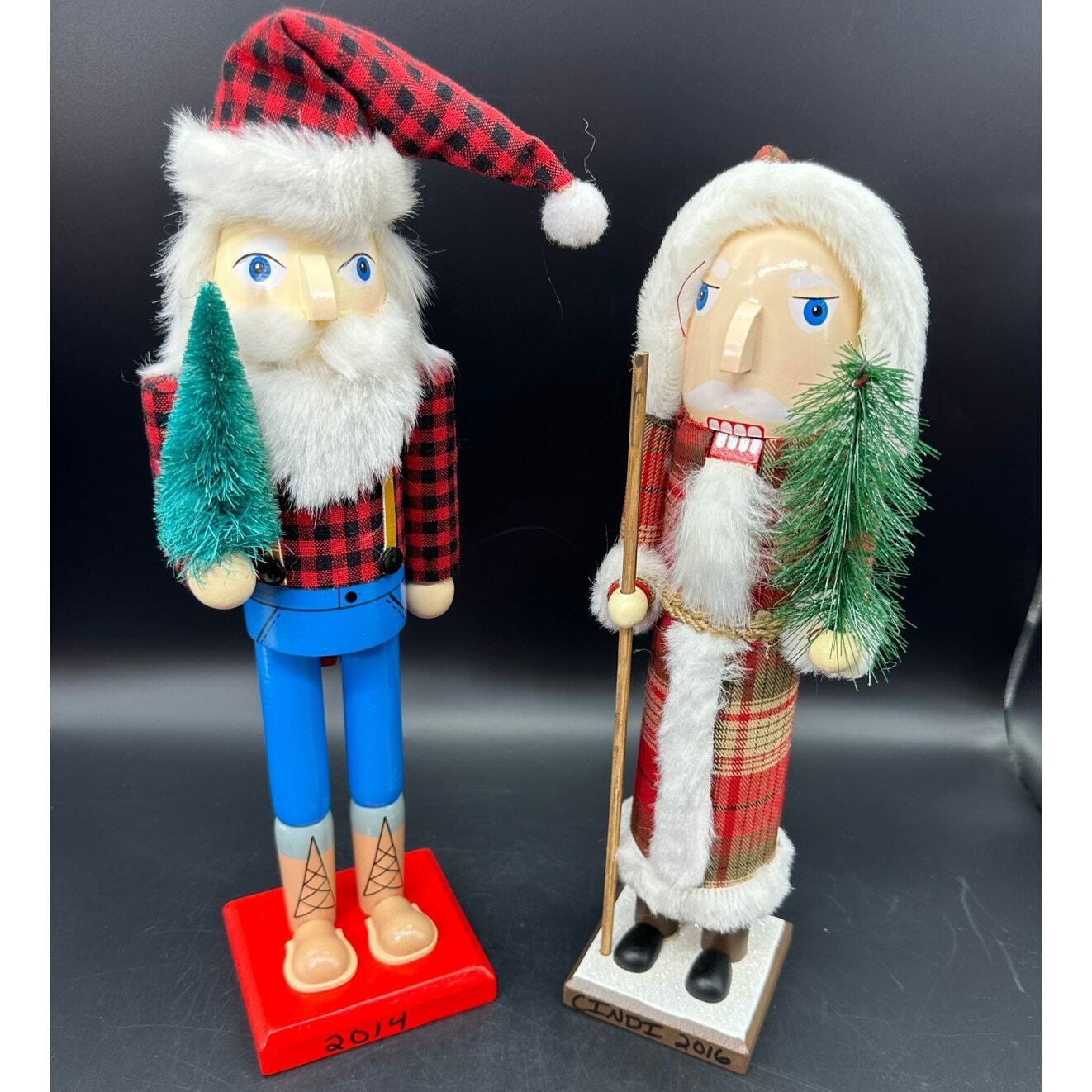 Nutcrackers Set of 2 Flannel Cozy Winter Christmas 2014/16 READ