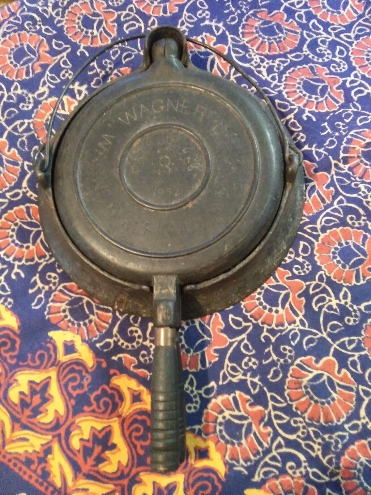Antique Wagner Mfg Co  Cast Iron #8 Waffle Iron With Low Base Pat. 1892