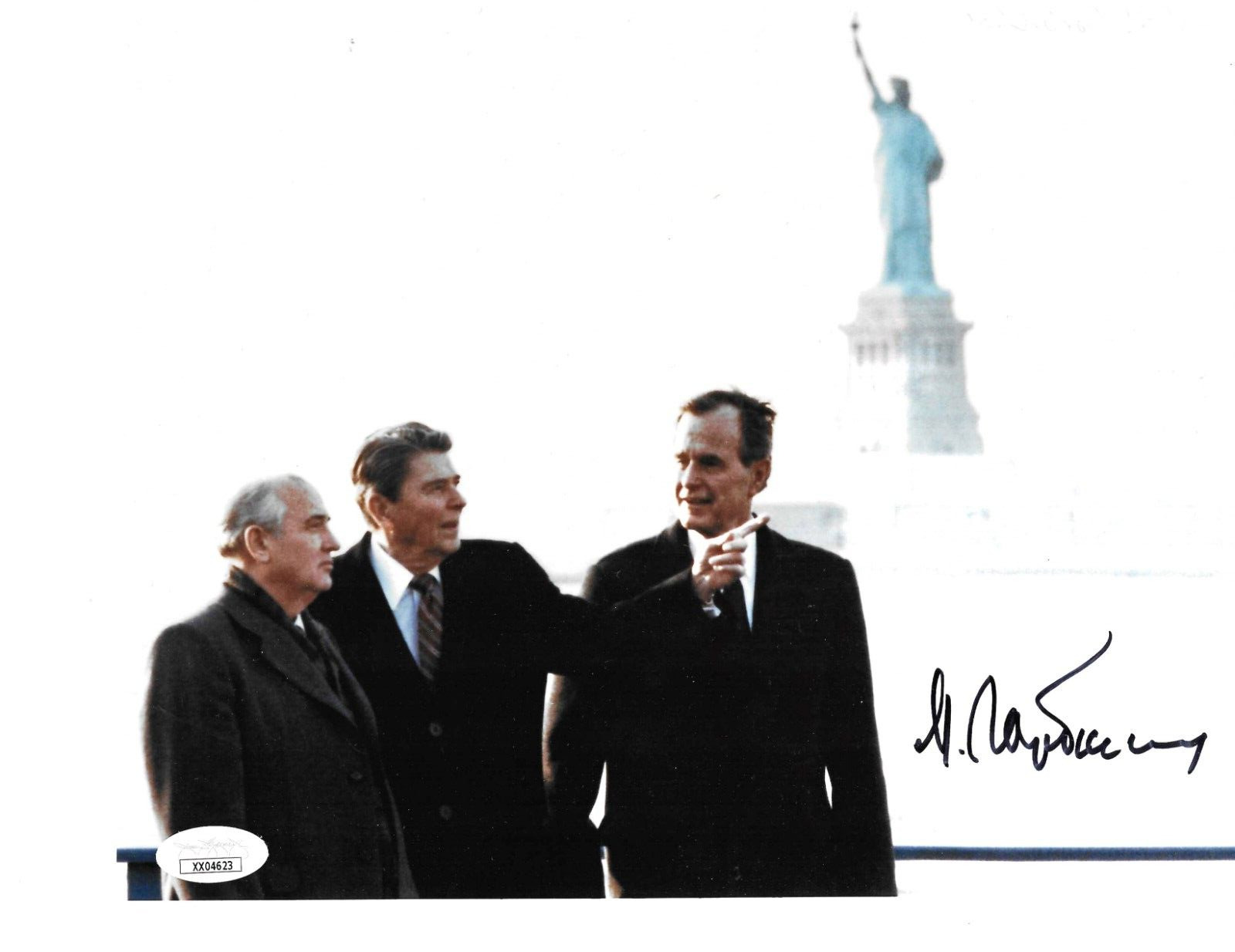 Mikhail Gorbachev Presidents Reagan & Bush signed photo Soviet leader JSA COA
