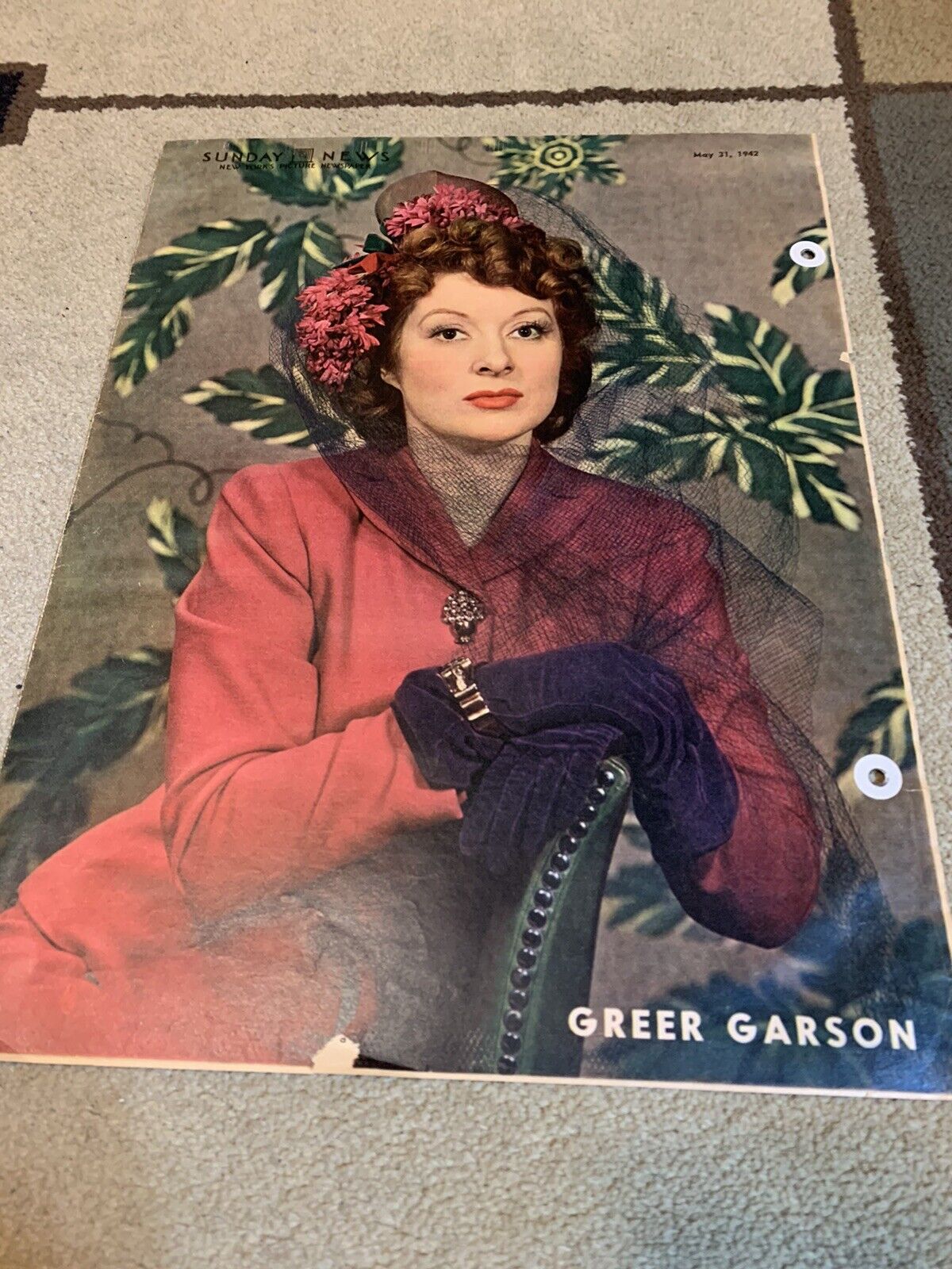 GREER GARSON old Hollywood SUNDAY NEWS 5/31/42 RARE 10.5 X 14.5