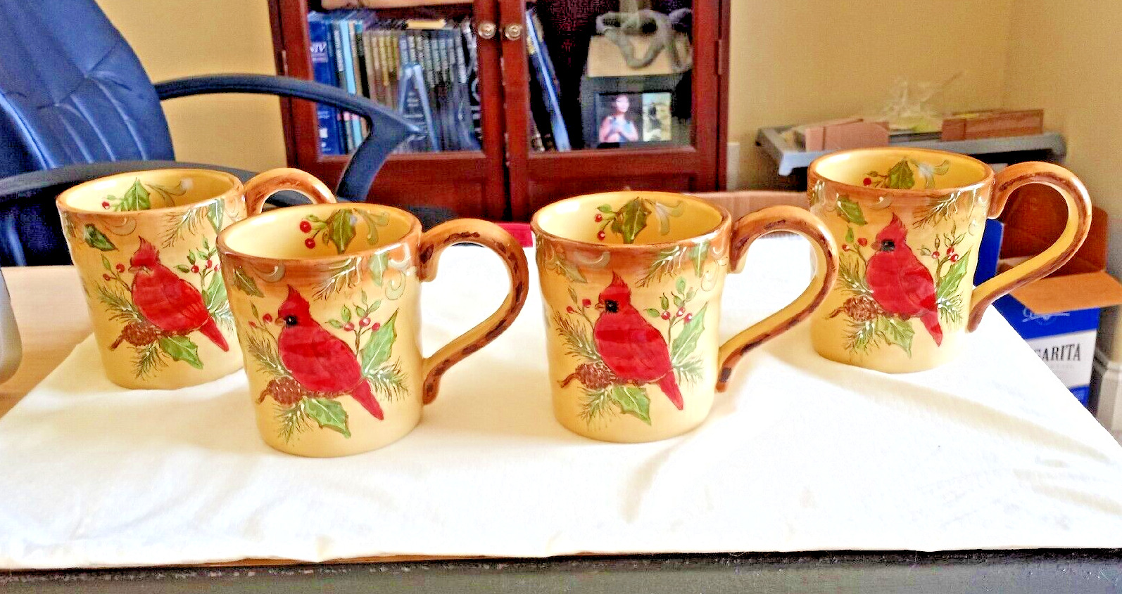 Set of 4 Cardinal Berries Large Coffee Tea Mug Cup