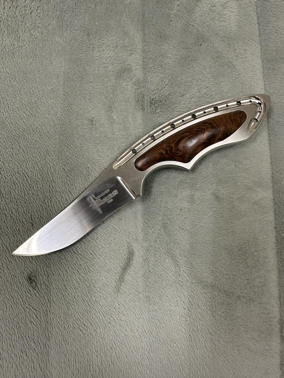 Todd Begg custom knife with hand crafted leather sheath. Beautiful and new.