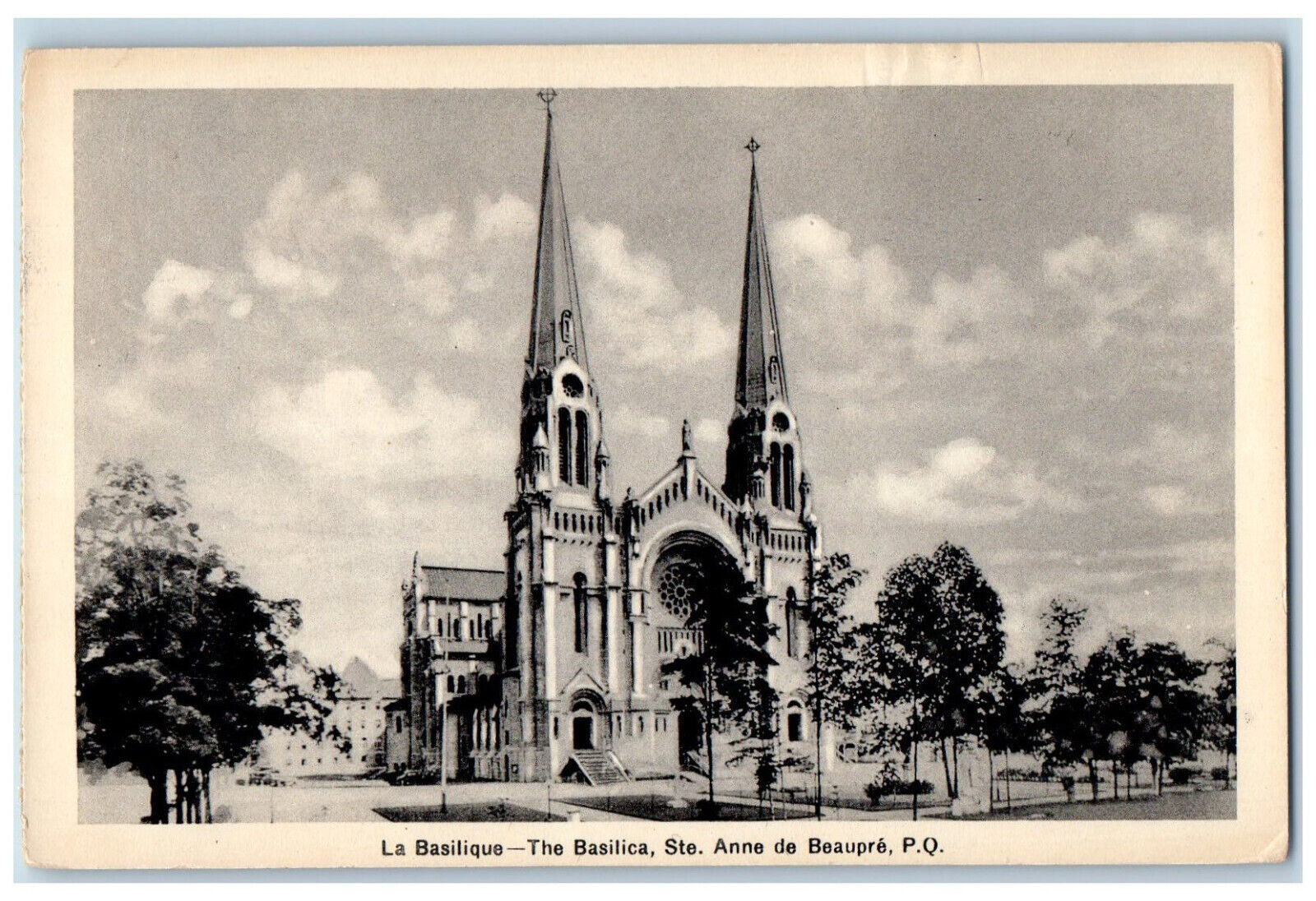 c1950\'s La Basilique The Basilica Ste. Anne De Beaupre PQ Canada Postcard