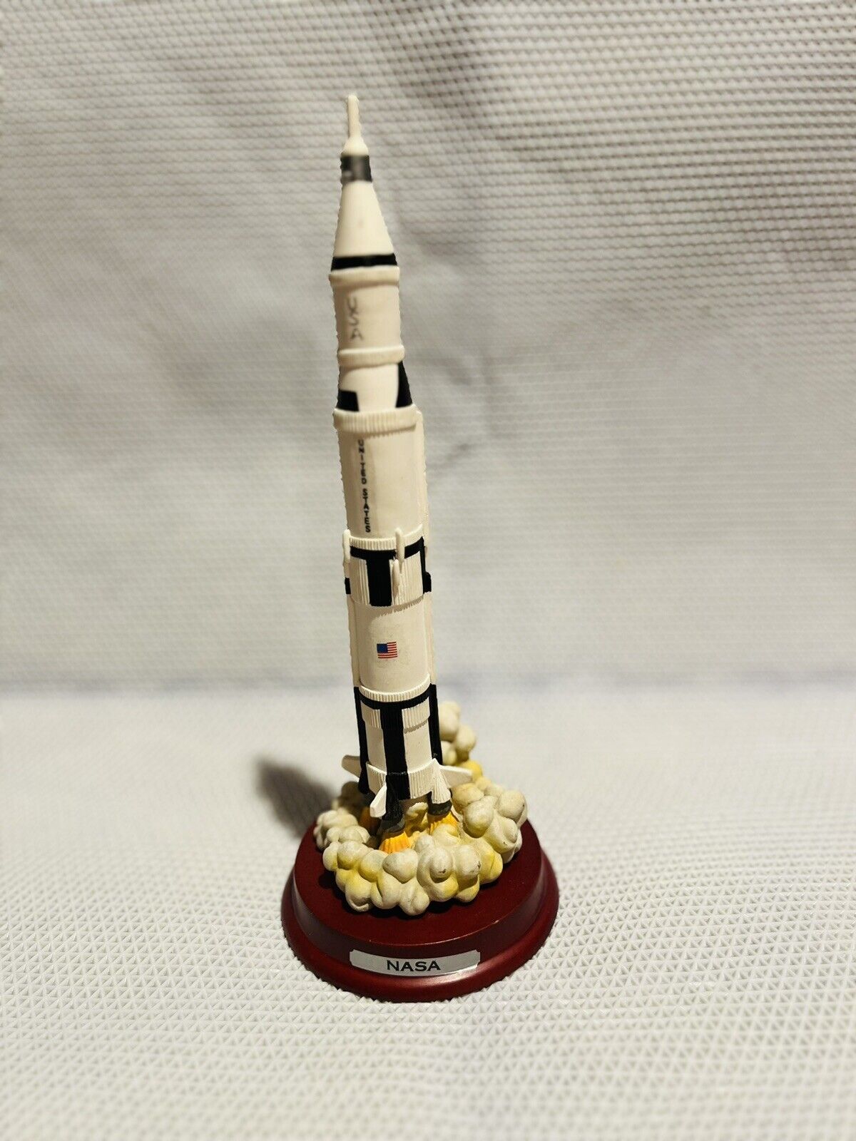 NASA Saturn Model Rocket Kit - Apollo Crew Mission Quality